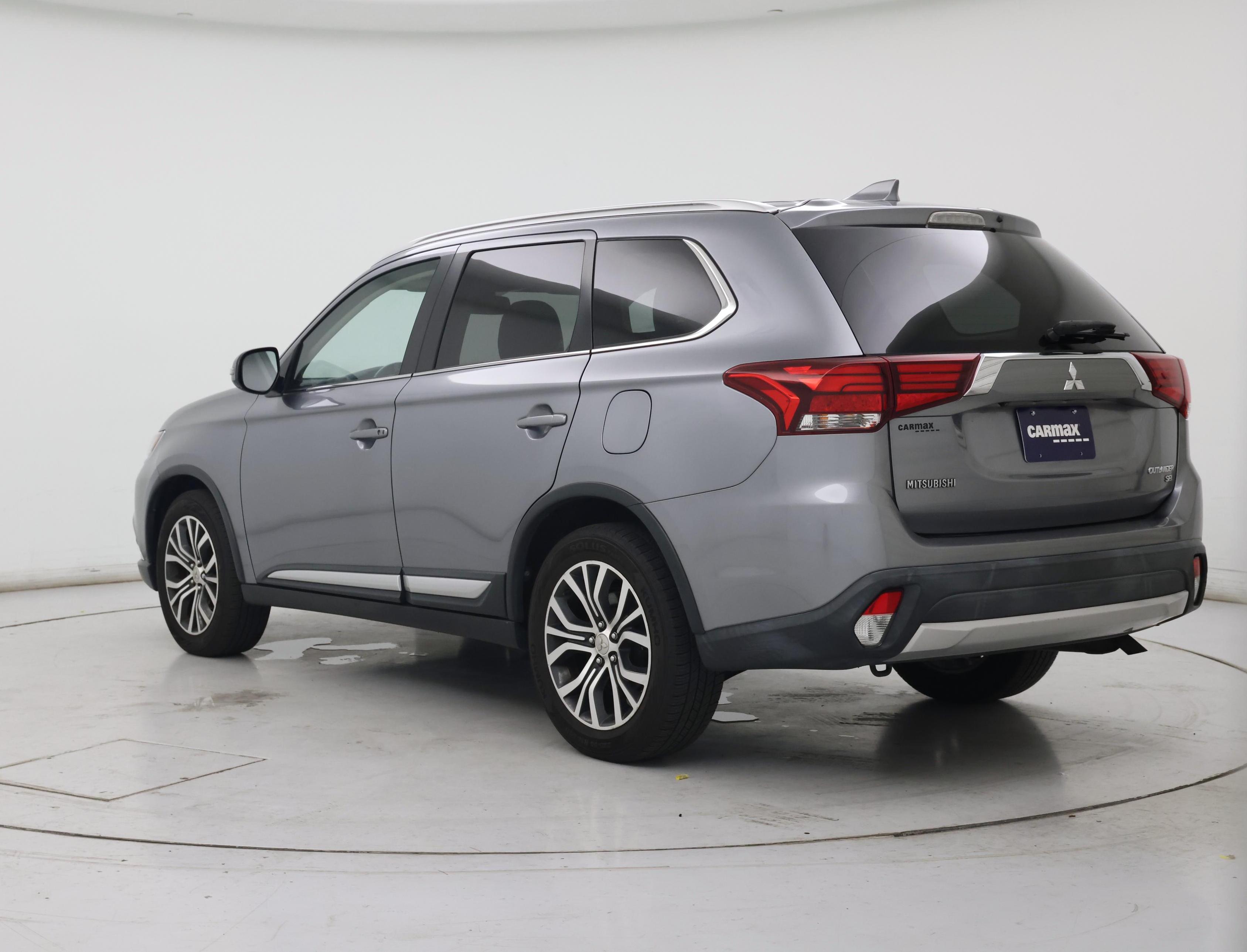 Thumbnail: 2018 Mitsubishi Outlander - 2