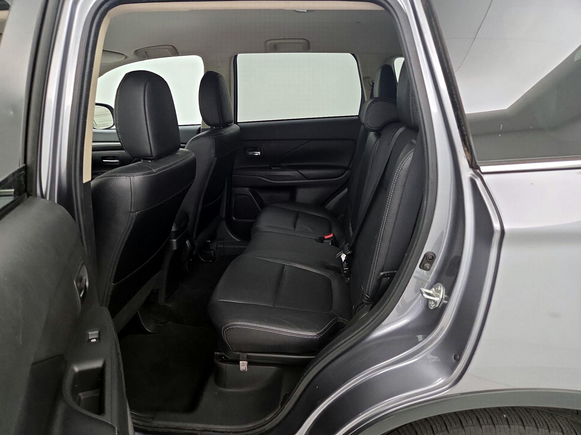 Thumbnail: 2018 Mitsubishi Outlander - 19
