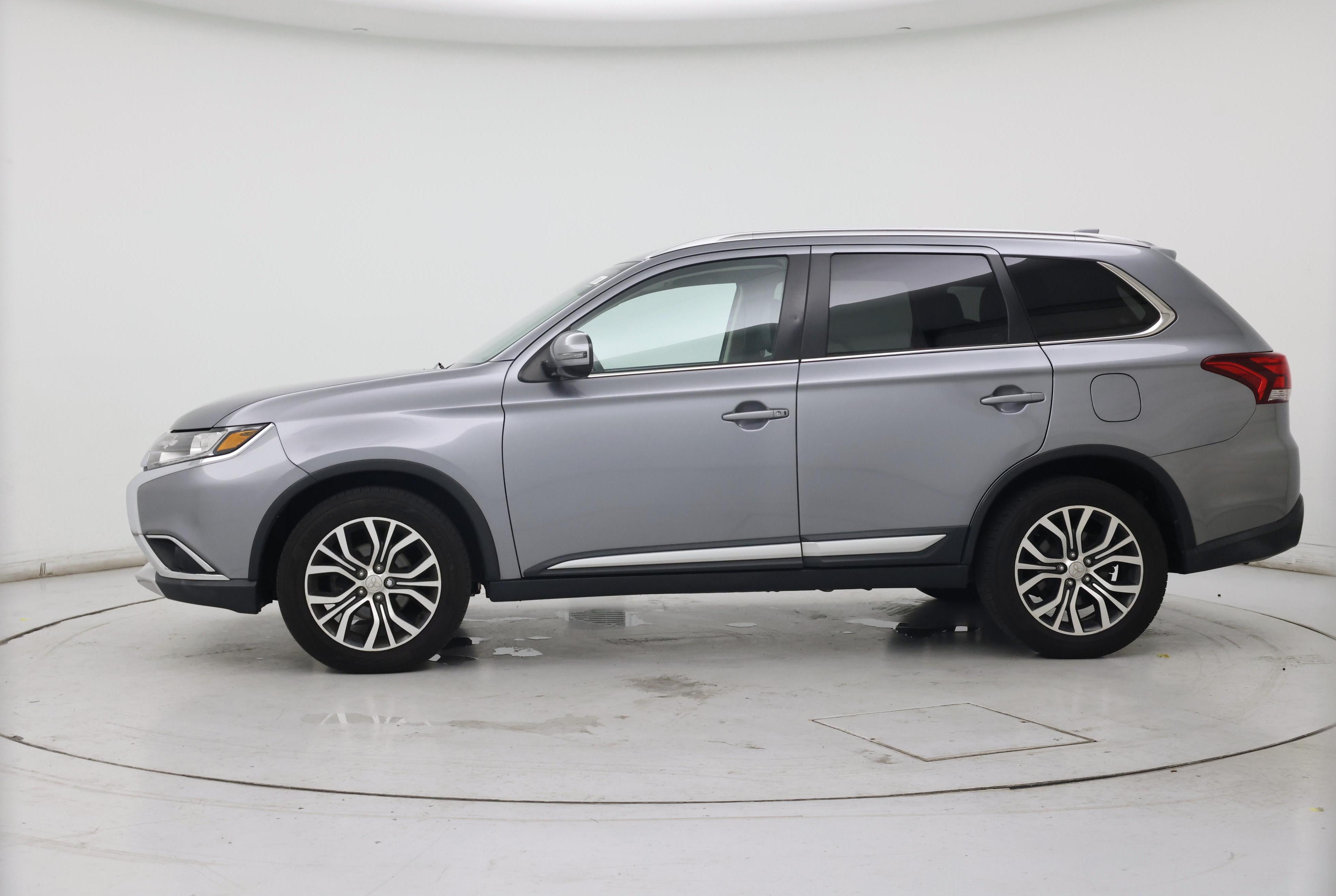 Thumbnail: 2018 Mitsubishi Outlander - 3