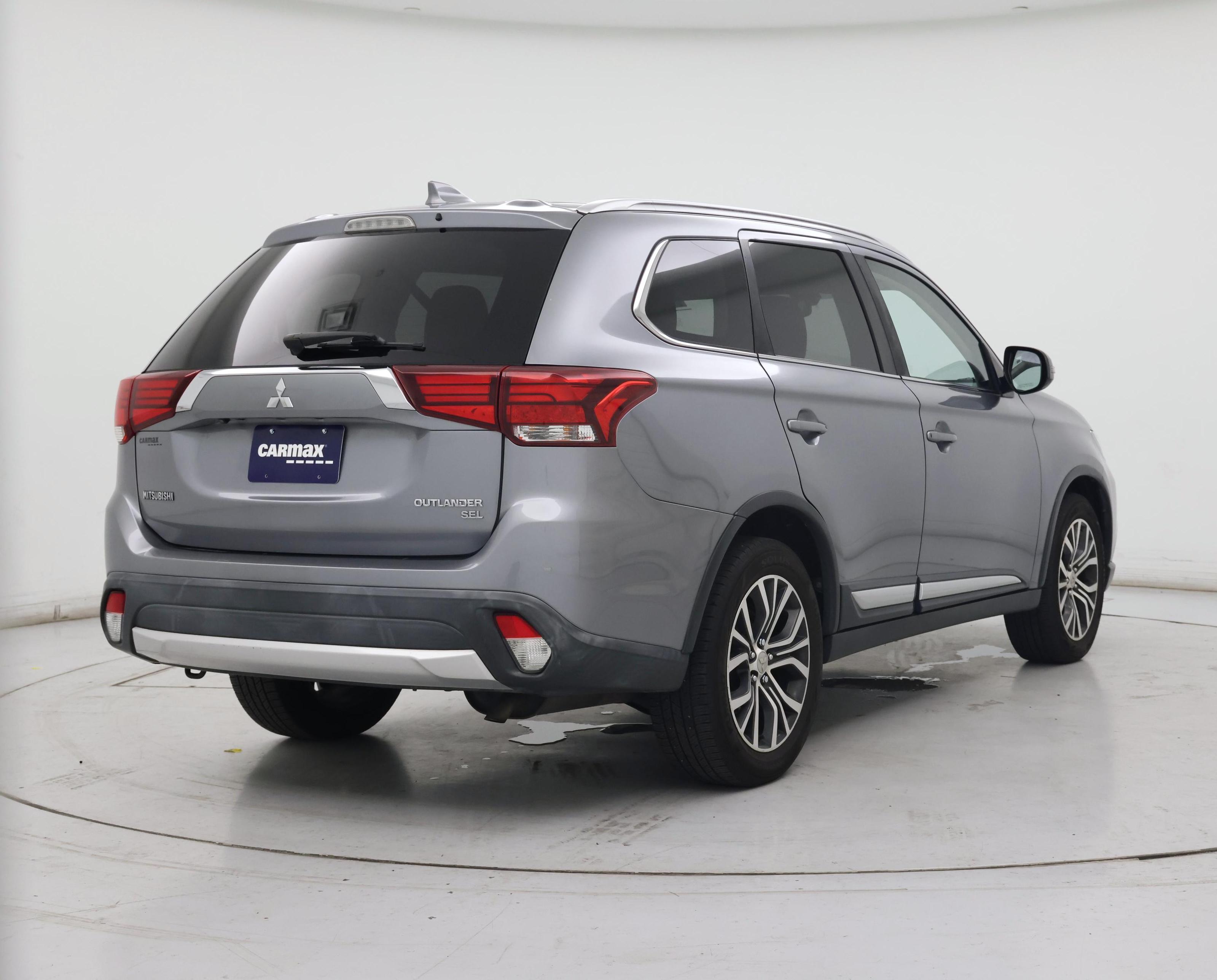 Thumbnail: 2018 Mitsubishi Outlander - 8