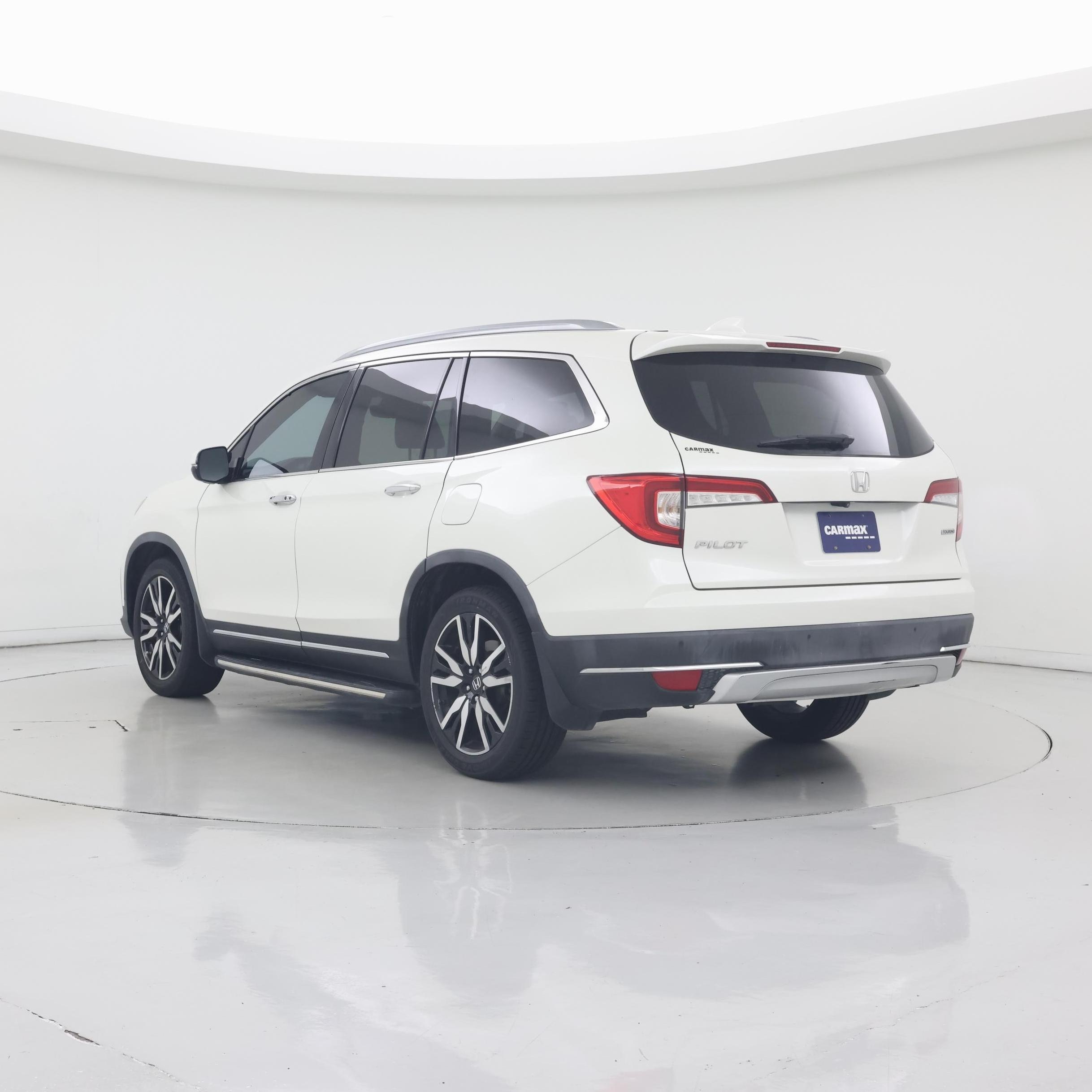 Thumbnail: 2019 Honda Pilot - 2