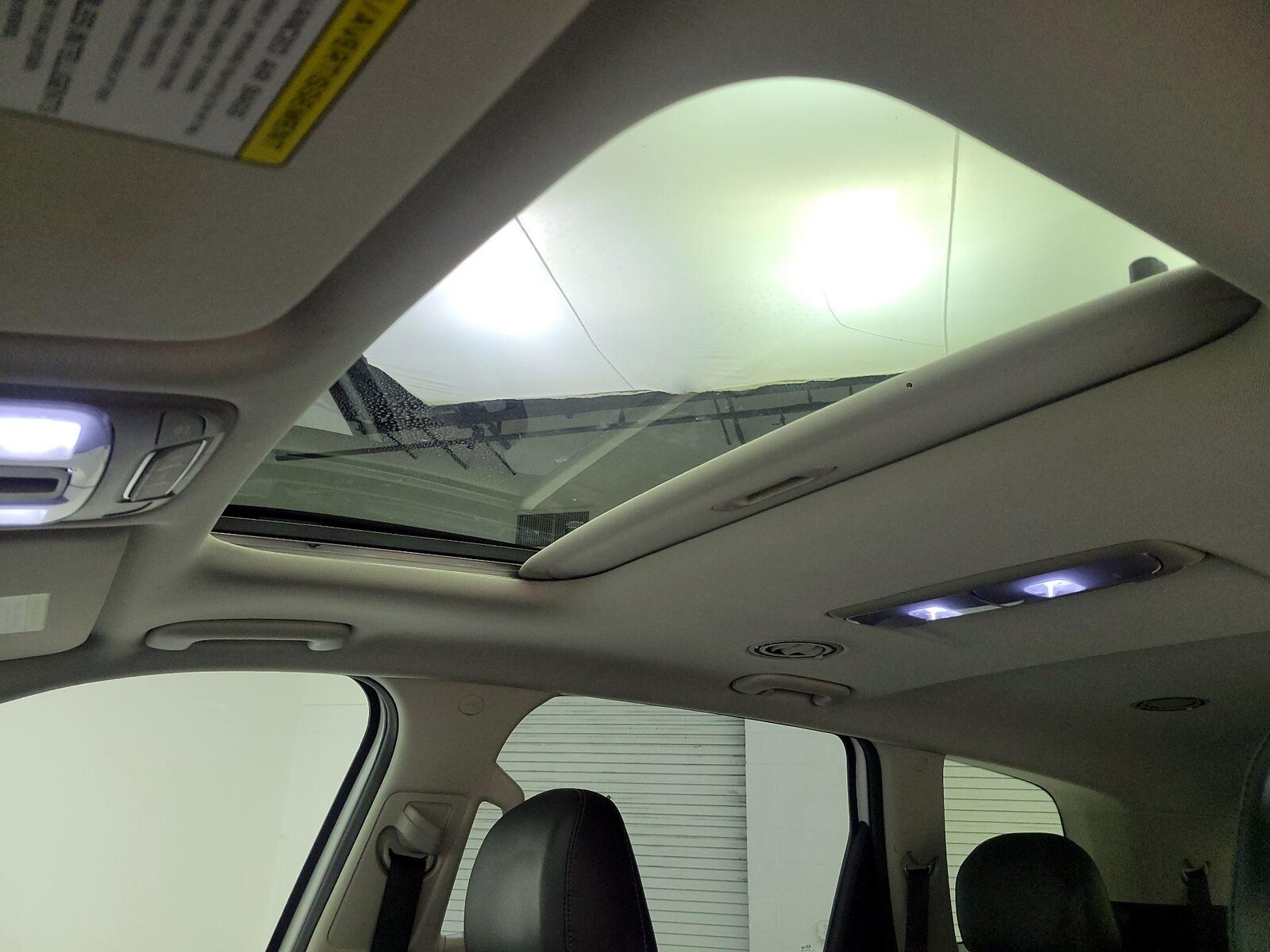 Sunroof(s) & Overhead Airbags