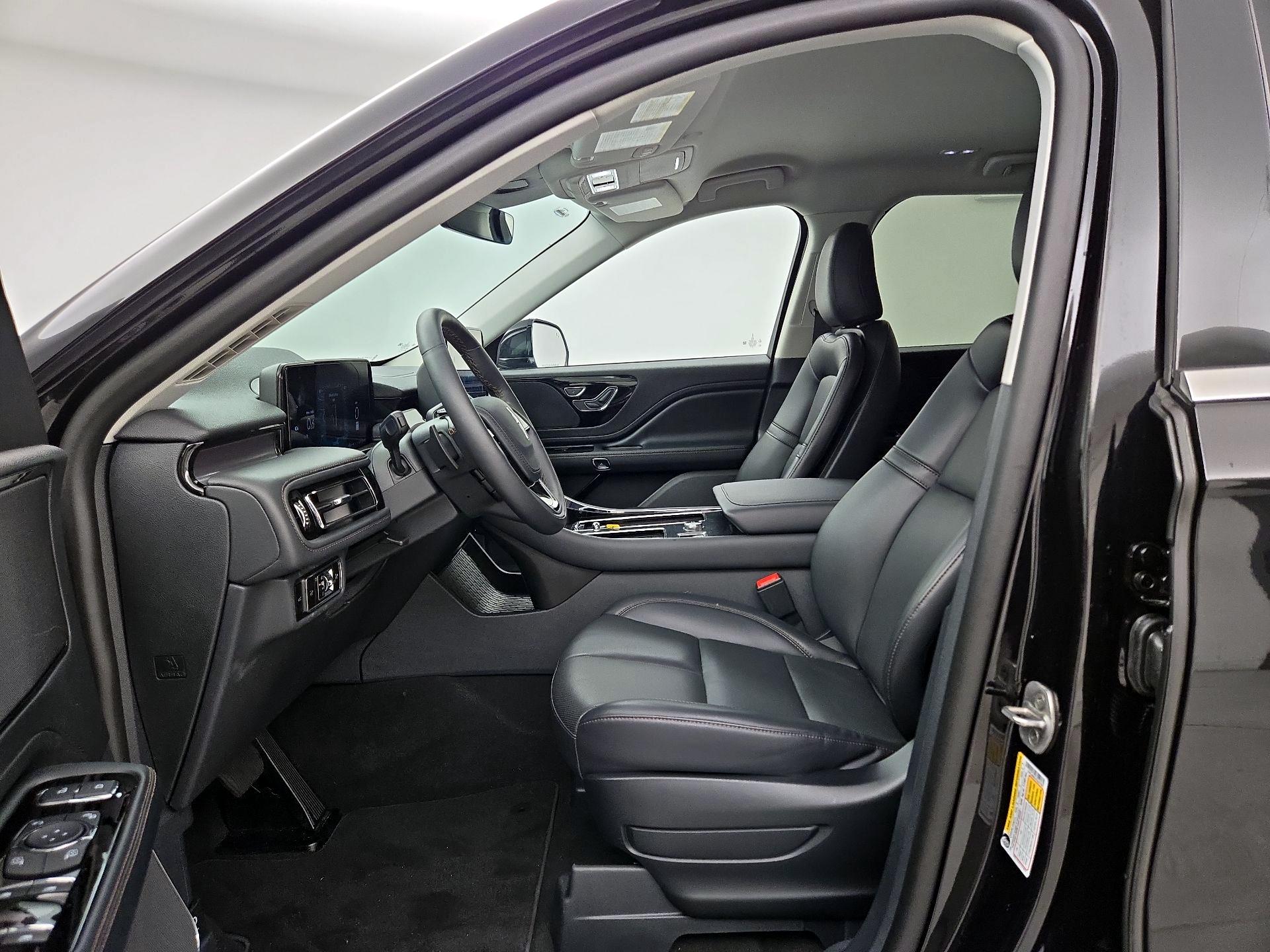 Thumbnail: 2026 Lincoln Aviator - 11