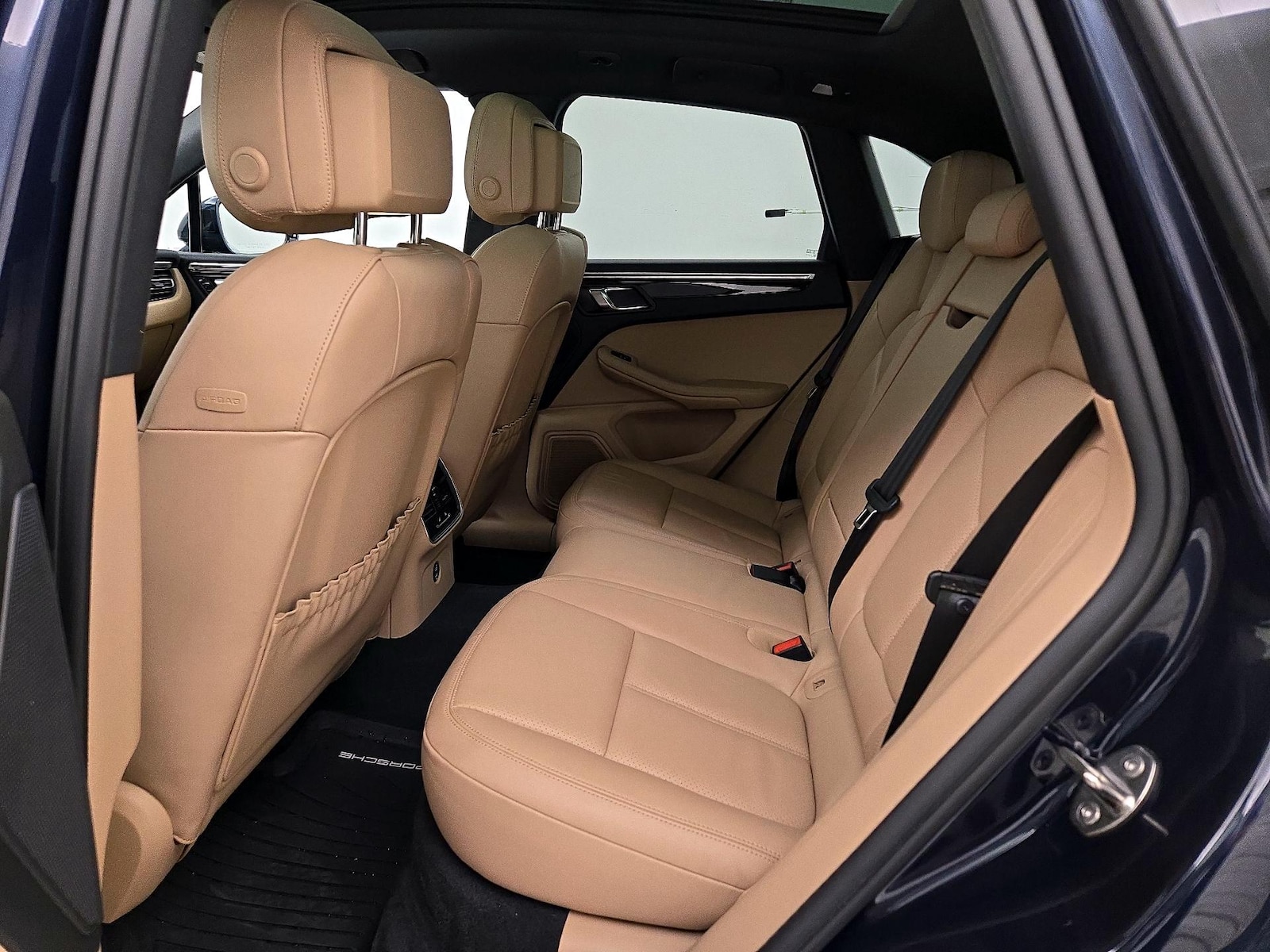 2023 Porsche Macan Base - Photo 22