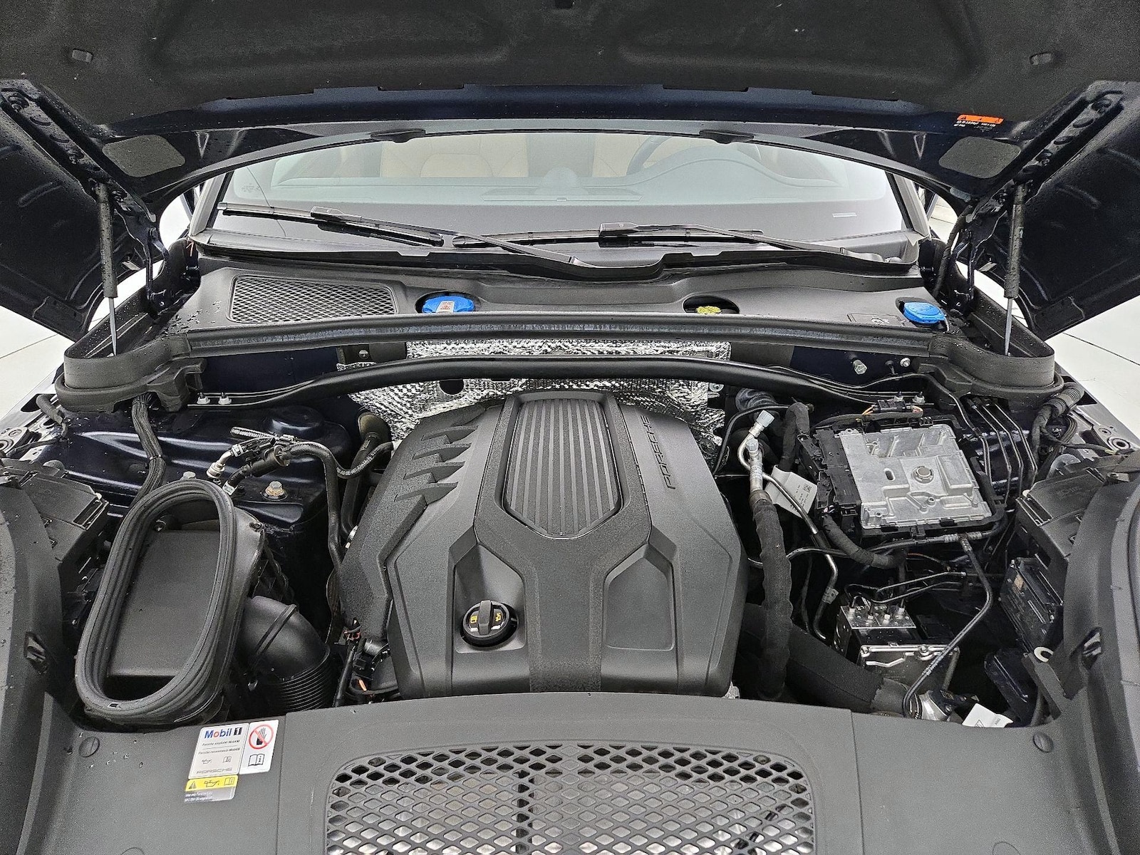 2023 Porsche Macan Base - Photo 24