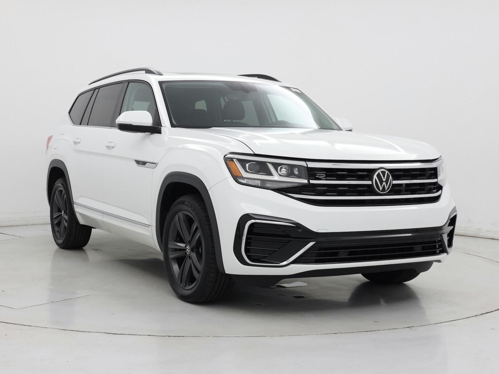 2021 Volkswagen Atlas SE w/Tech R-Line - Photo 2
