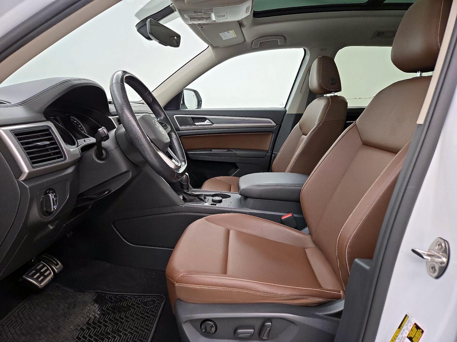 2021 Volkswagen Atlas SE w/Tech R-Line - Photo 12