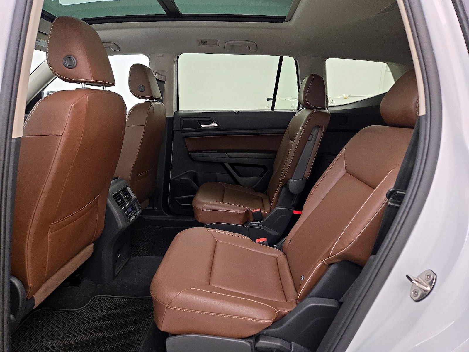 2021 Volkswagen Atlas SE w/Tech R-Line - Photo 21