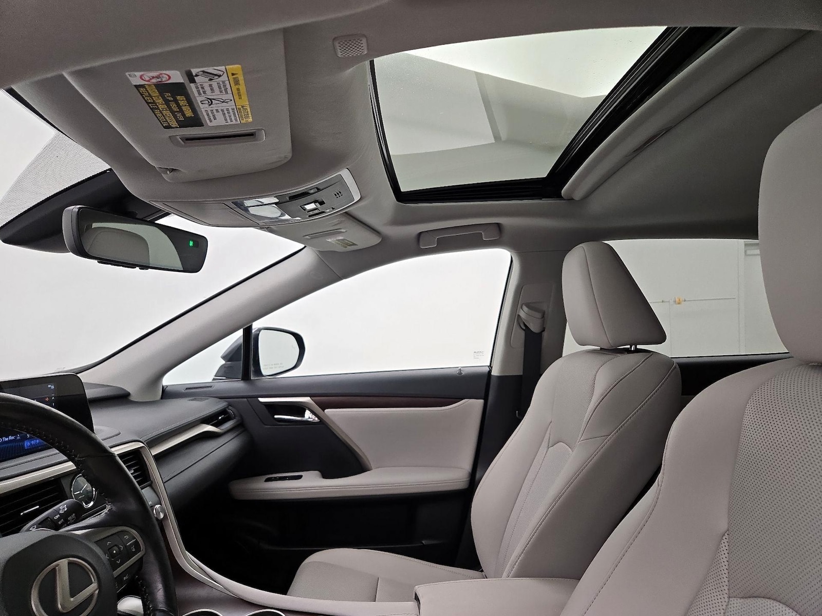 Sunroof(s) & Overhead Airbags