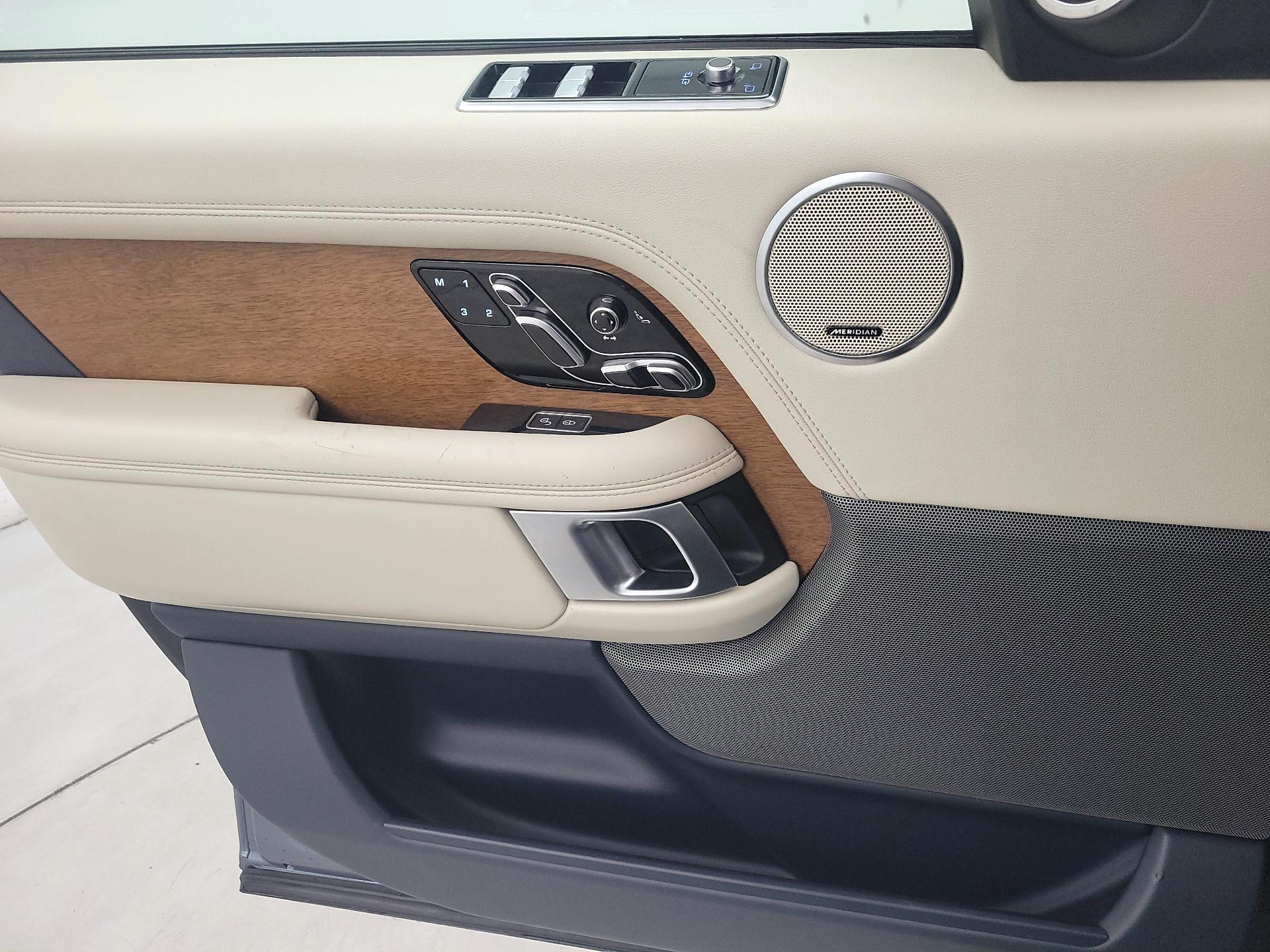 Thumbnail: 2020 Land Rover Range Rover - 12