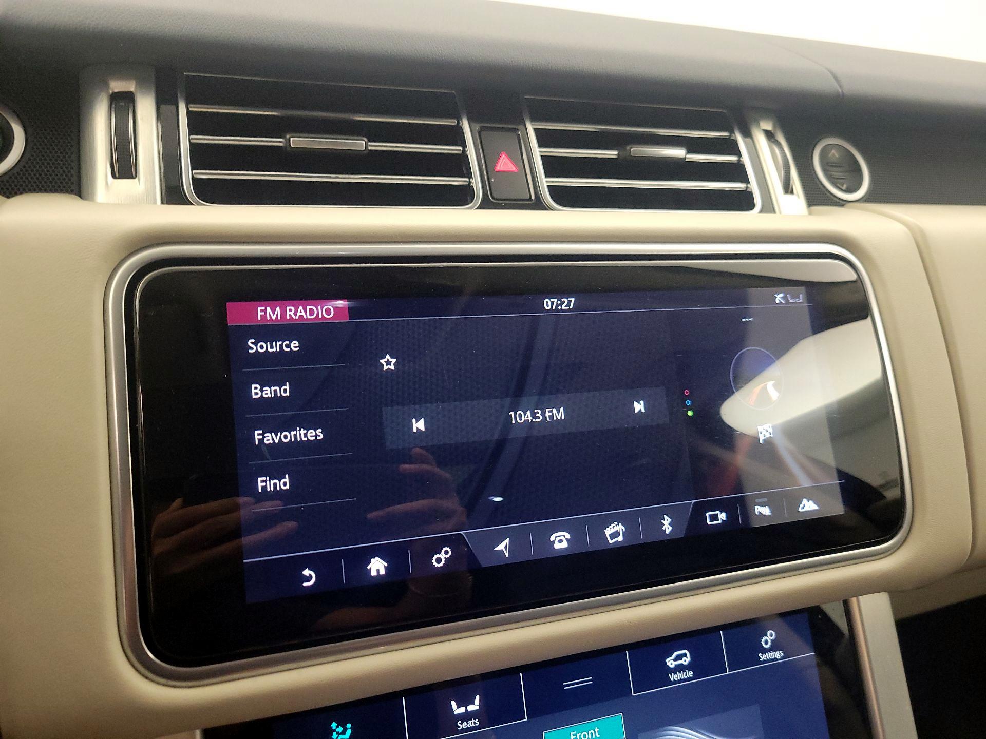 Thumbnail: 2020 Land Rover Range Rover - 16