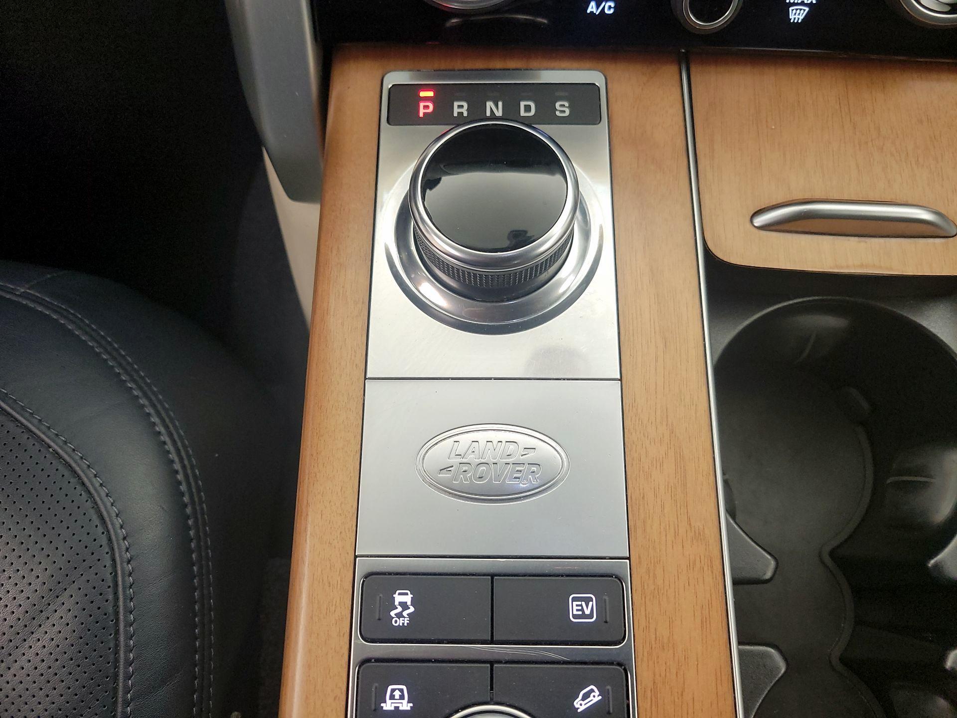 Thumbnail: 2020 Land Rover Range Rover - 18