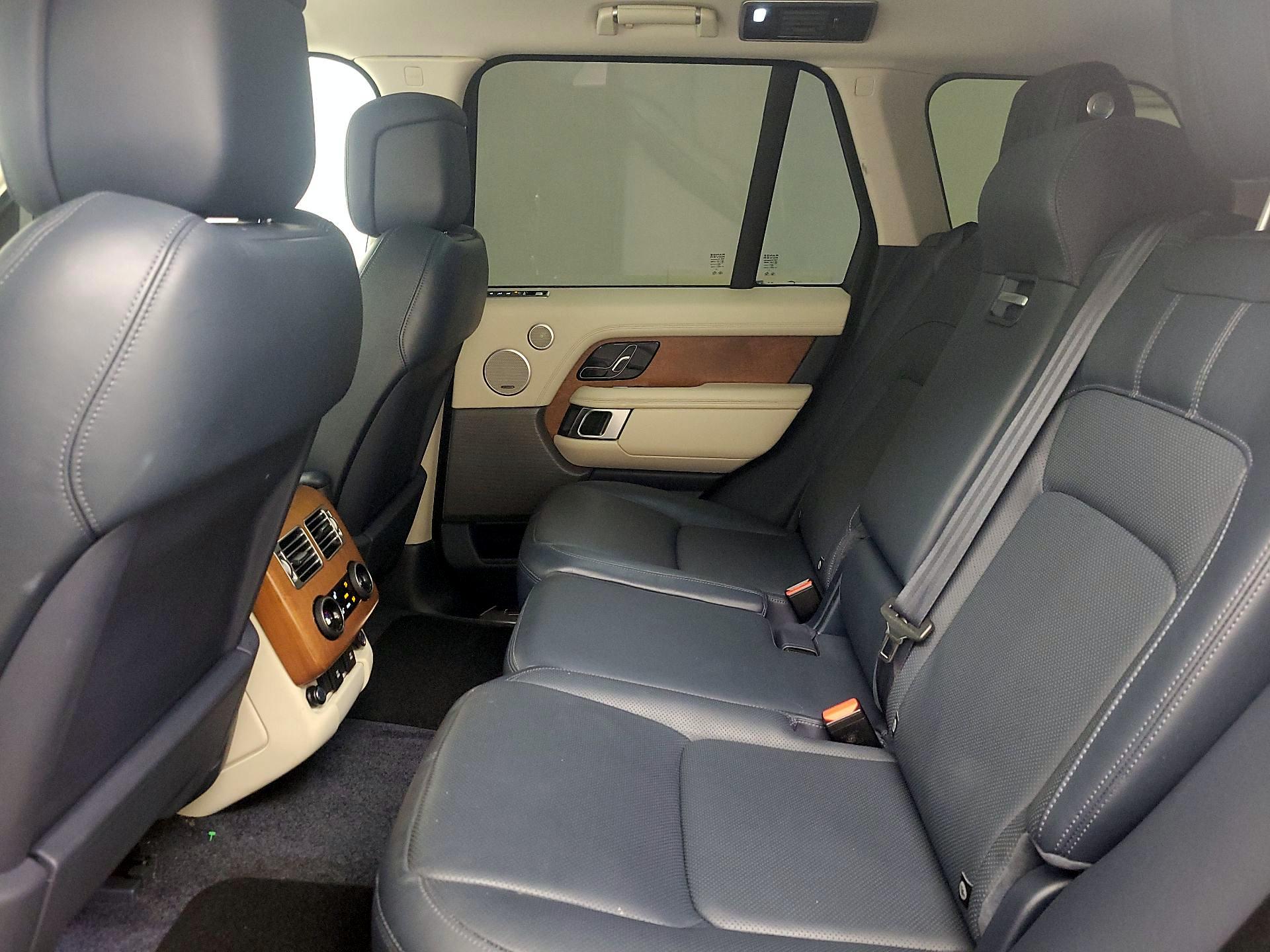 Thumbnail: 2020 Land Rover Range Rover - 20