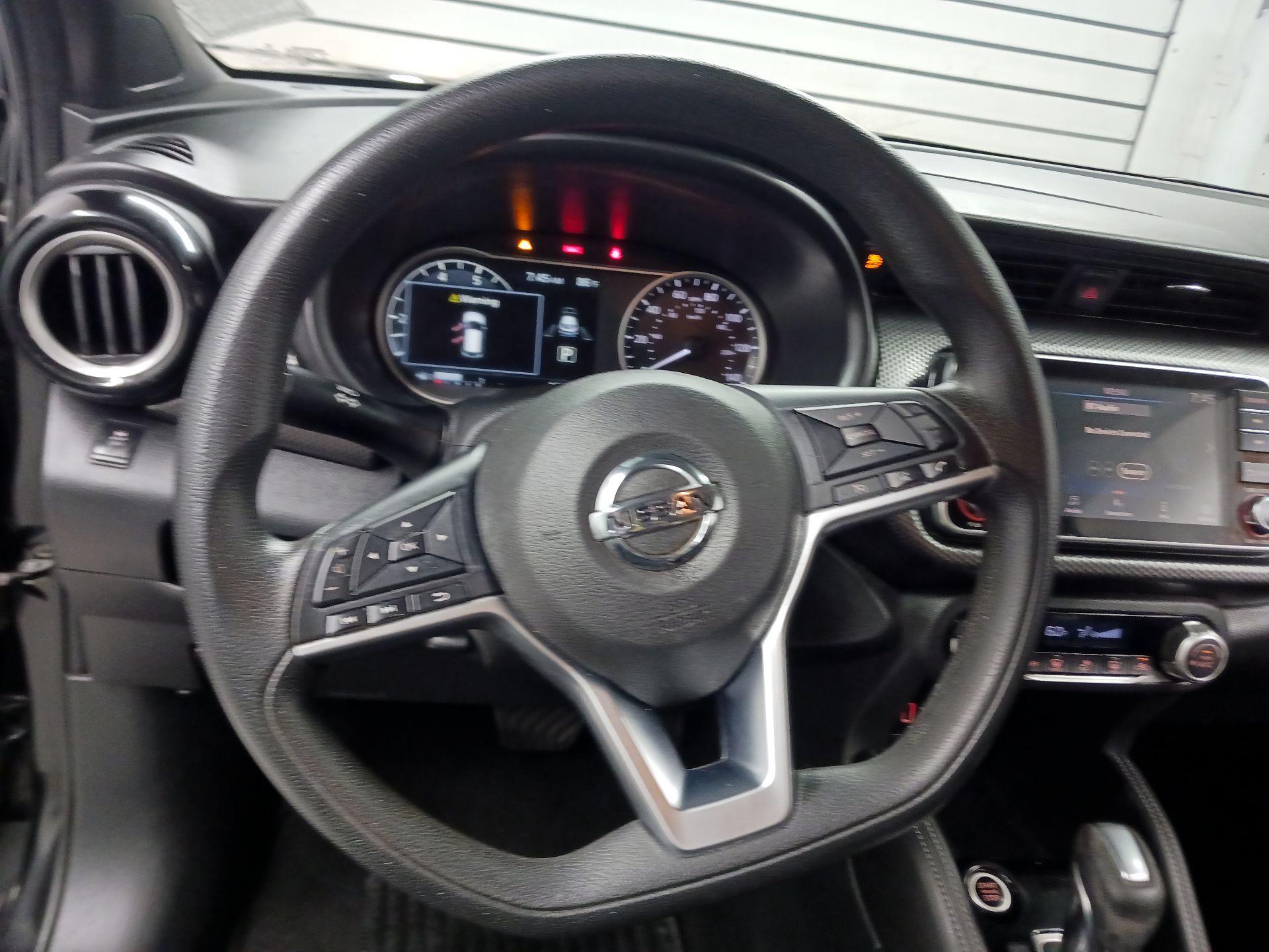Thumbnail: 2019 Nissan Kicks - 10