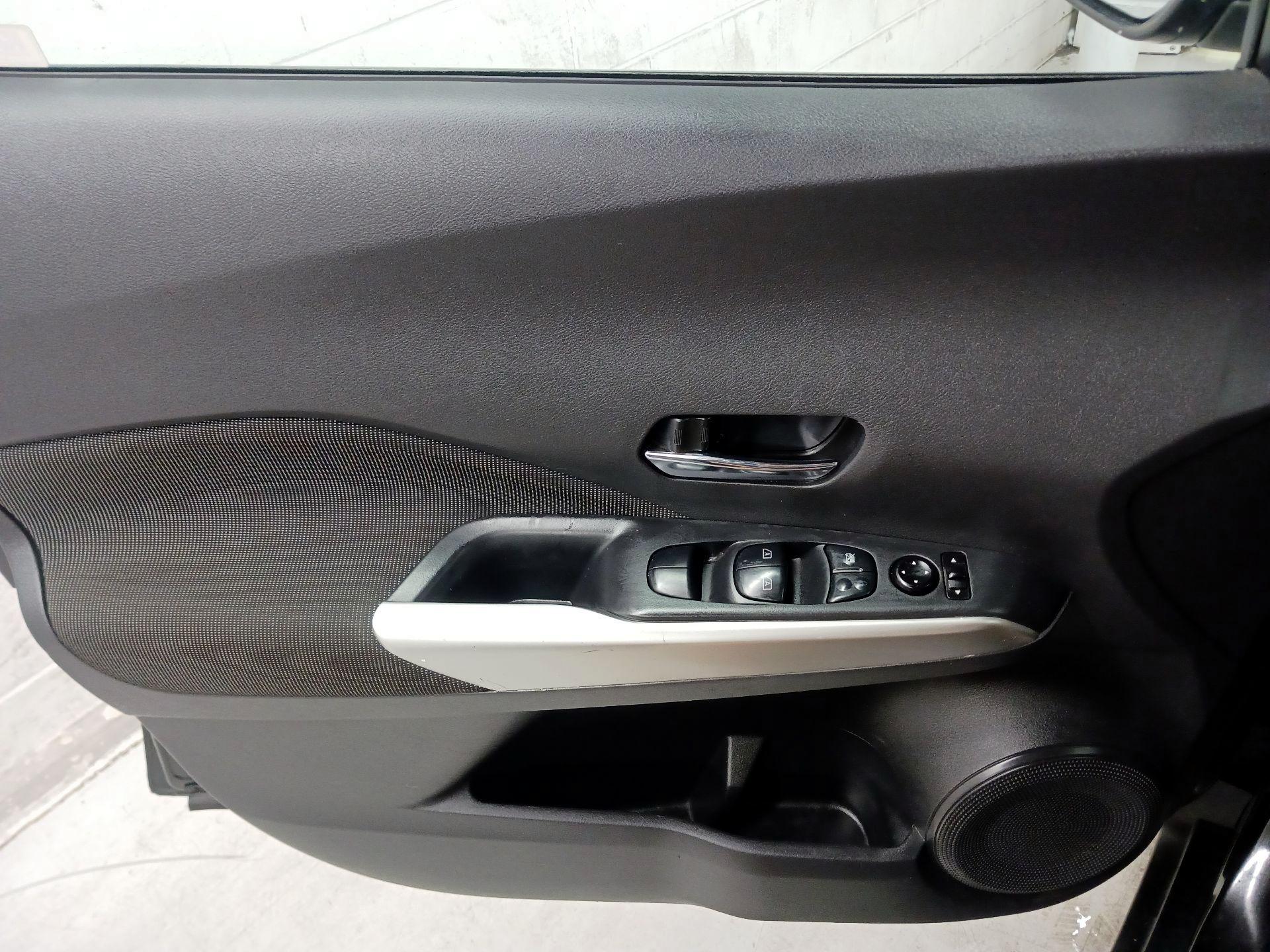Thumbnail: 2019 Nissan Kicks - 12