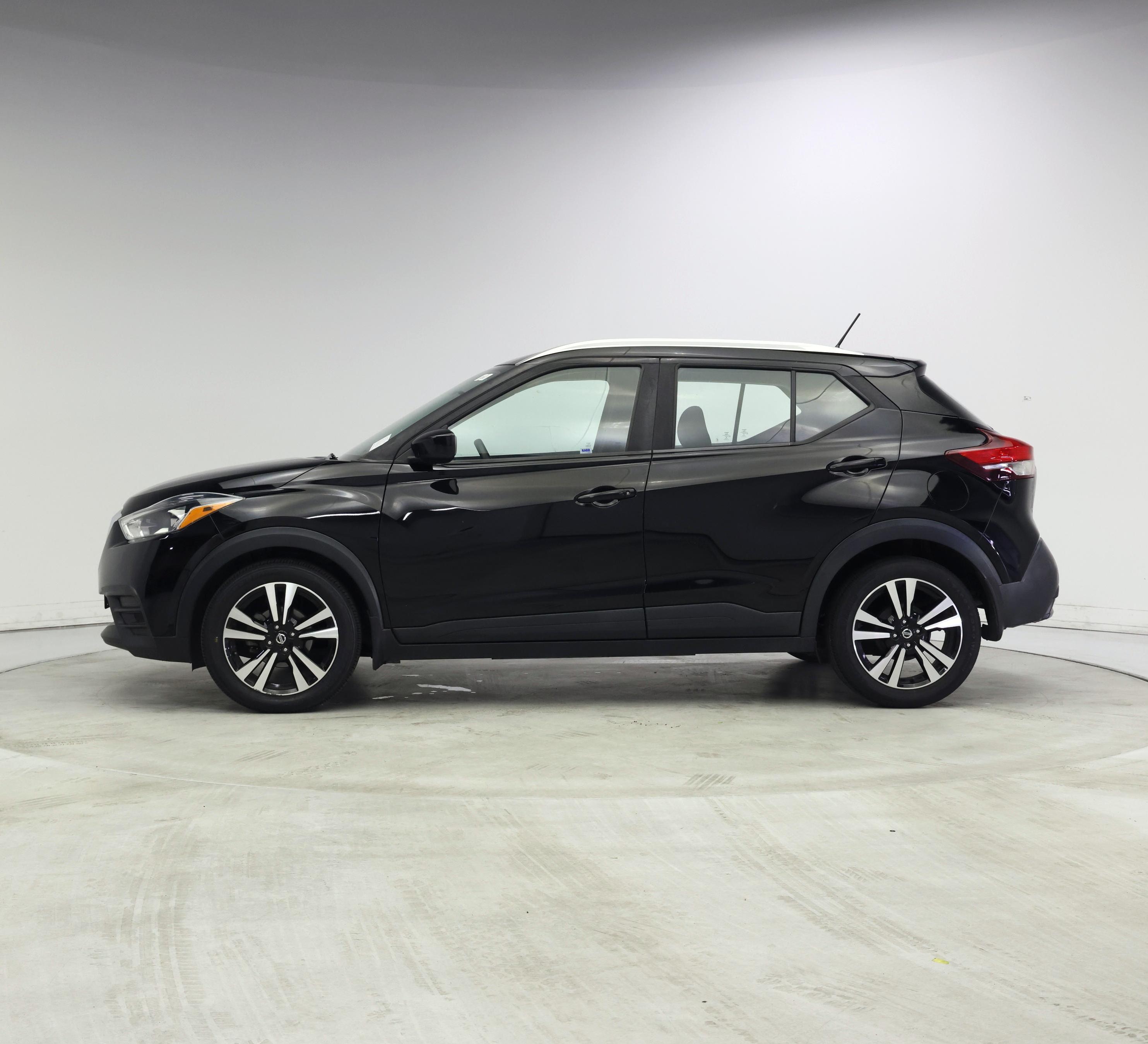 Thumbnail: 2019 Nissan Kicks - 3