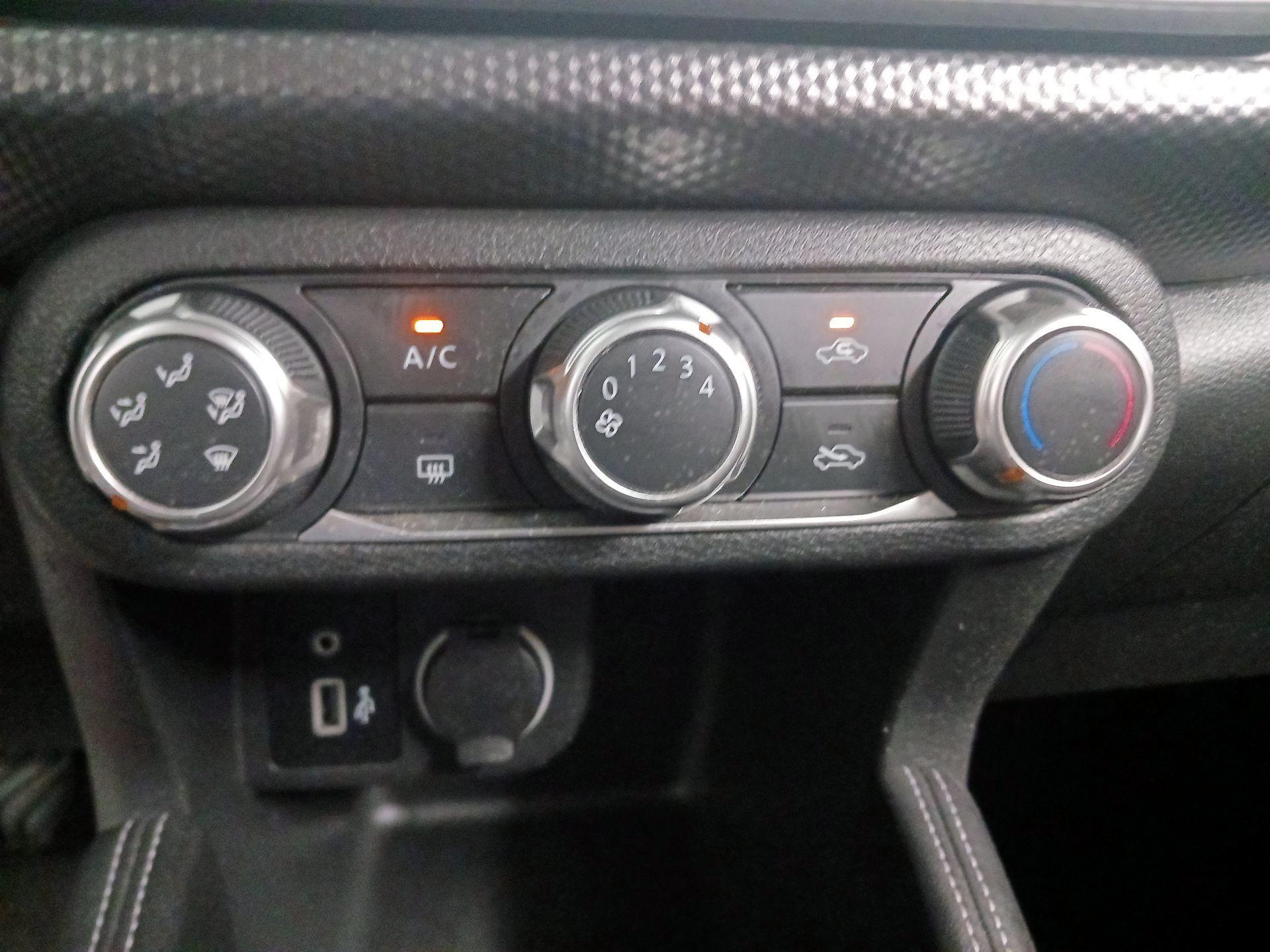 Thumbnail: 2019 Nissan Kicks - 14