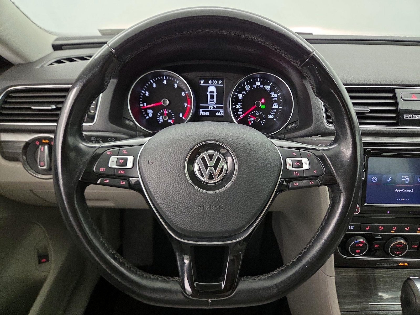 2018 Volkswagen Passat SE - Photo 11