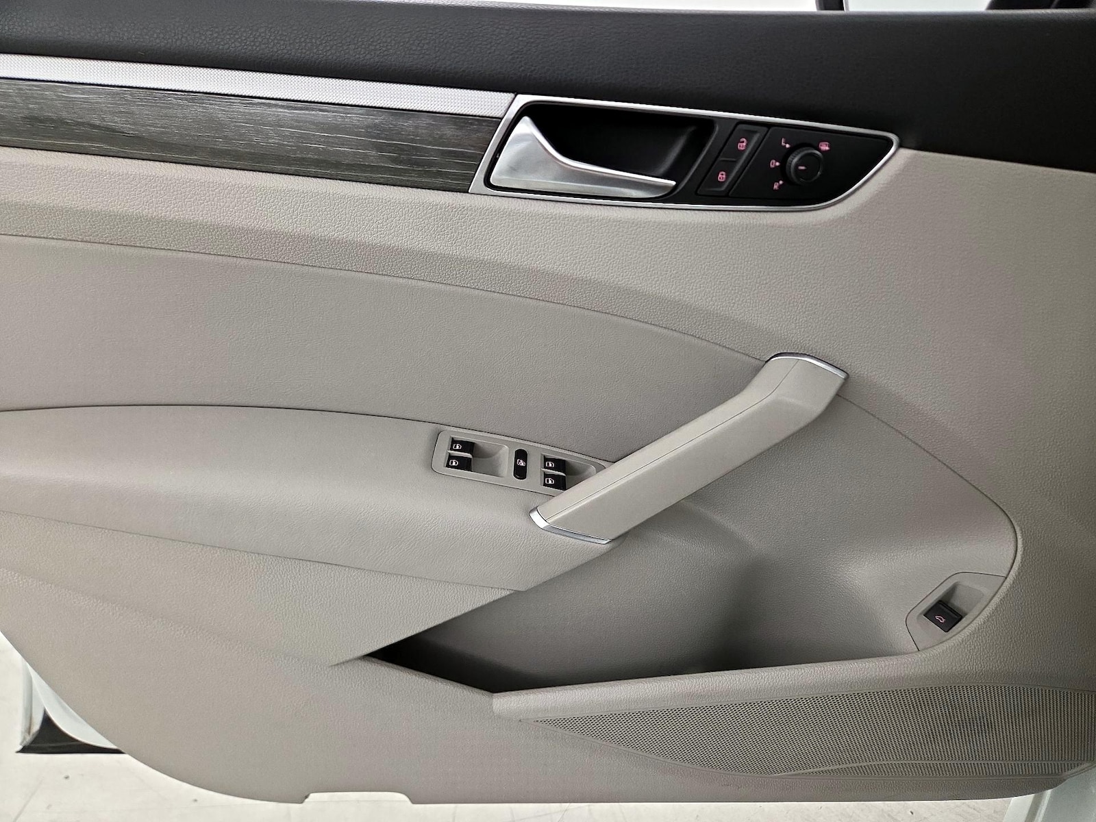 2018 Volkswagen Passat SE - Photo 13