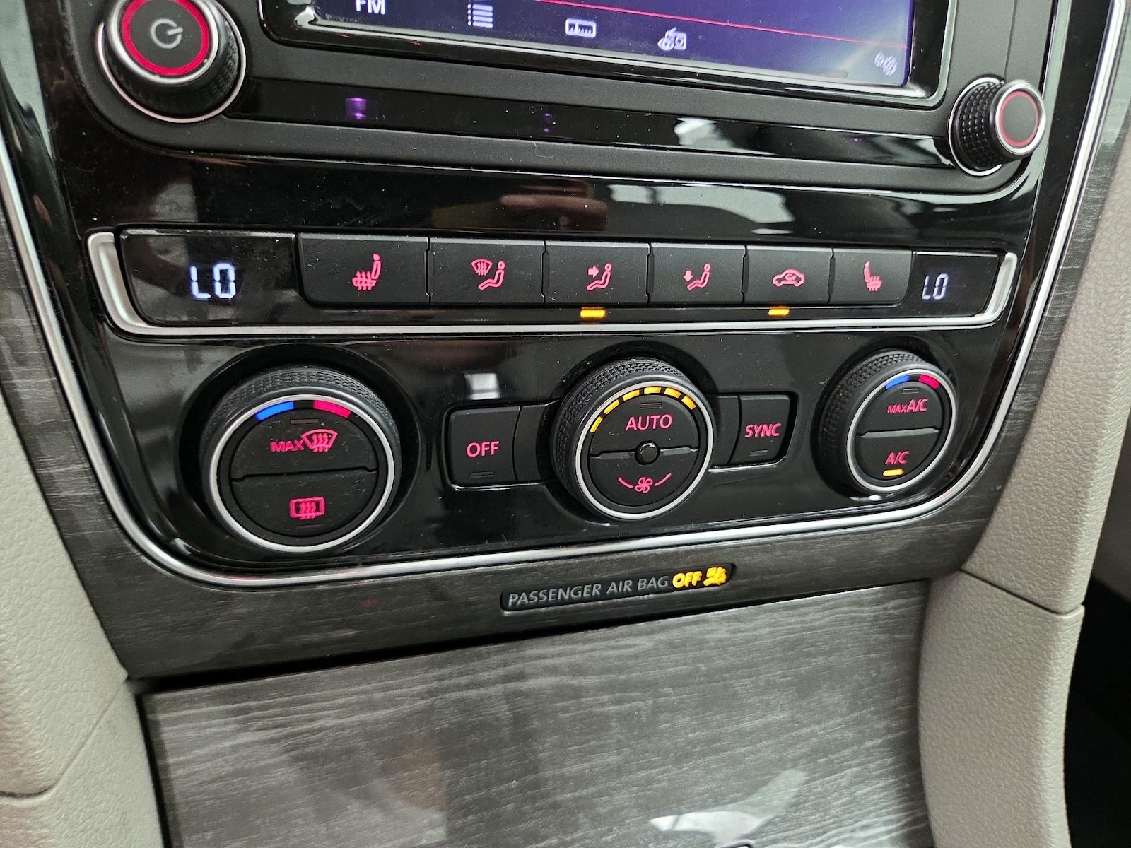 2018 Volkswagen Passat SE - Photo 17