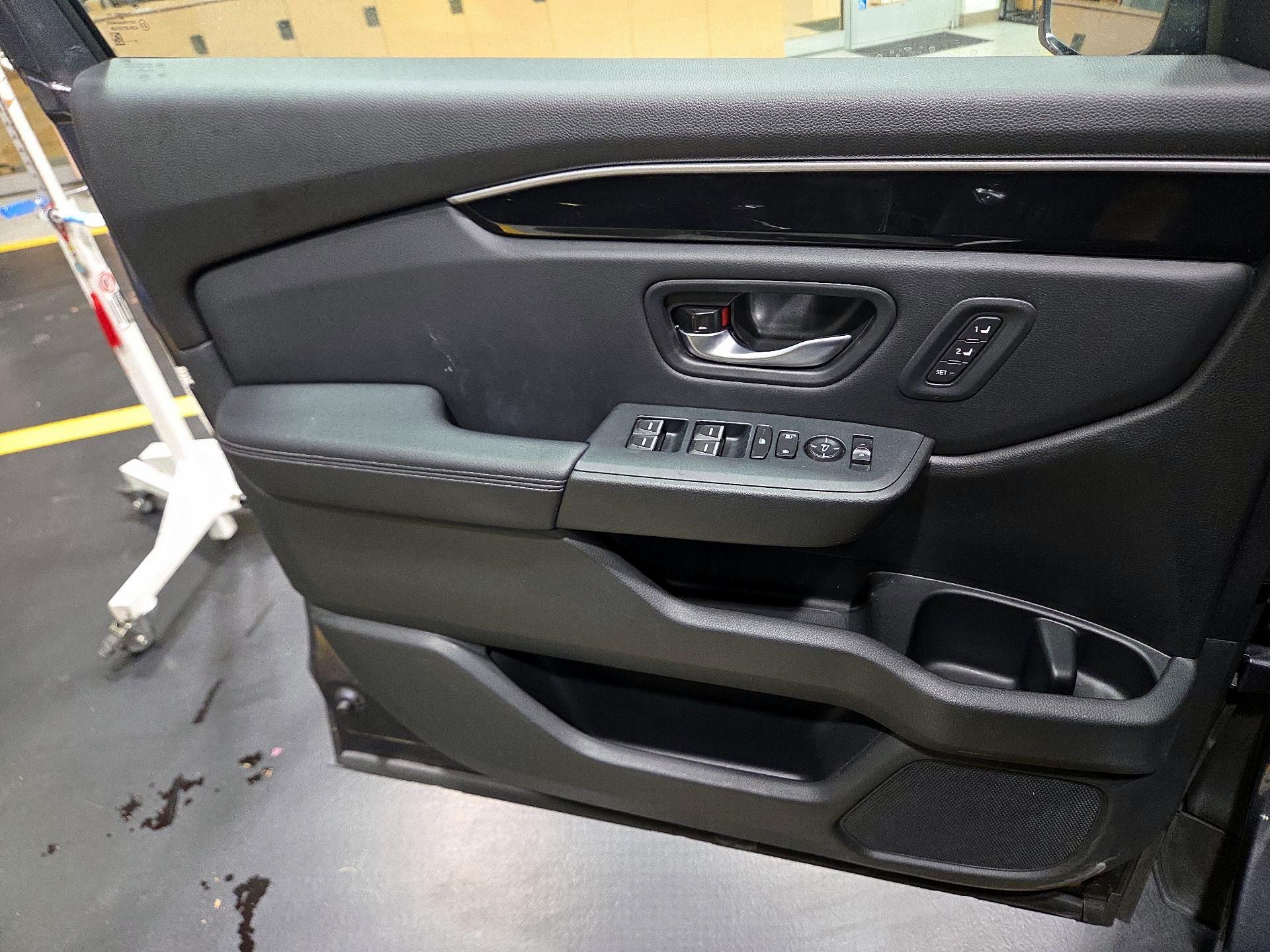 Thumbnail: 2023 Honda Pilot - 10