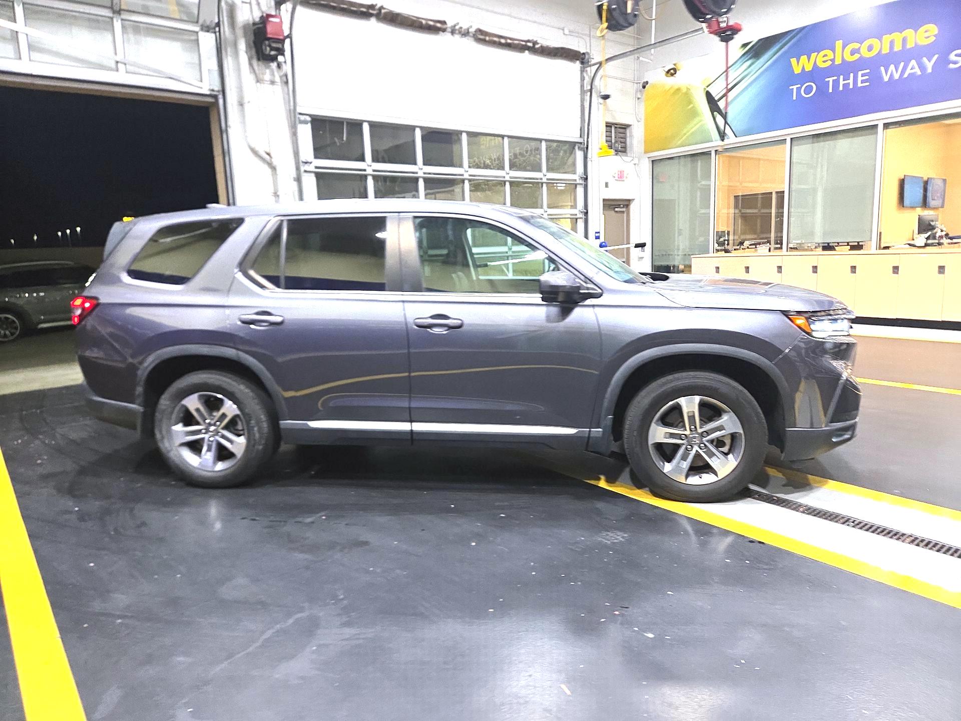 Thumbnail: 2023 Honda Pilot - 4