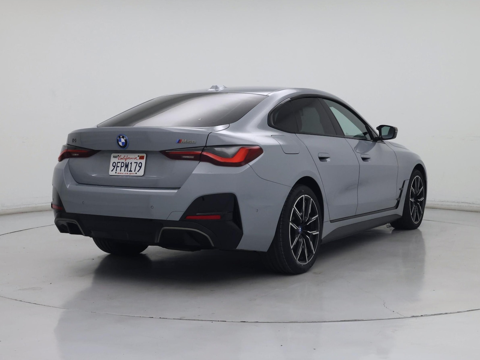 2023 BMW i4 M50 - Photo 9