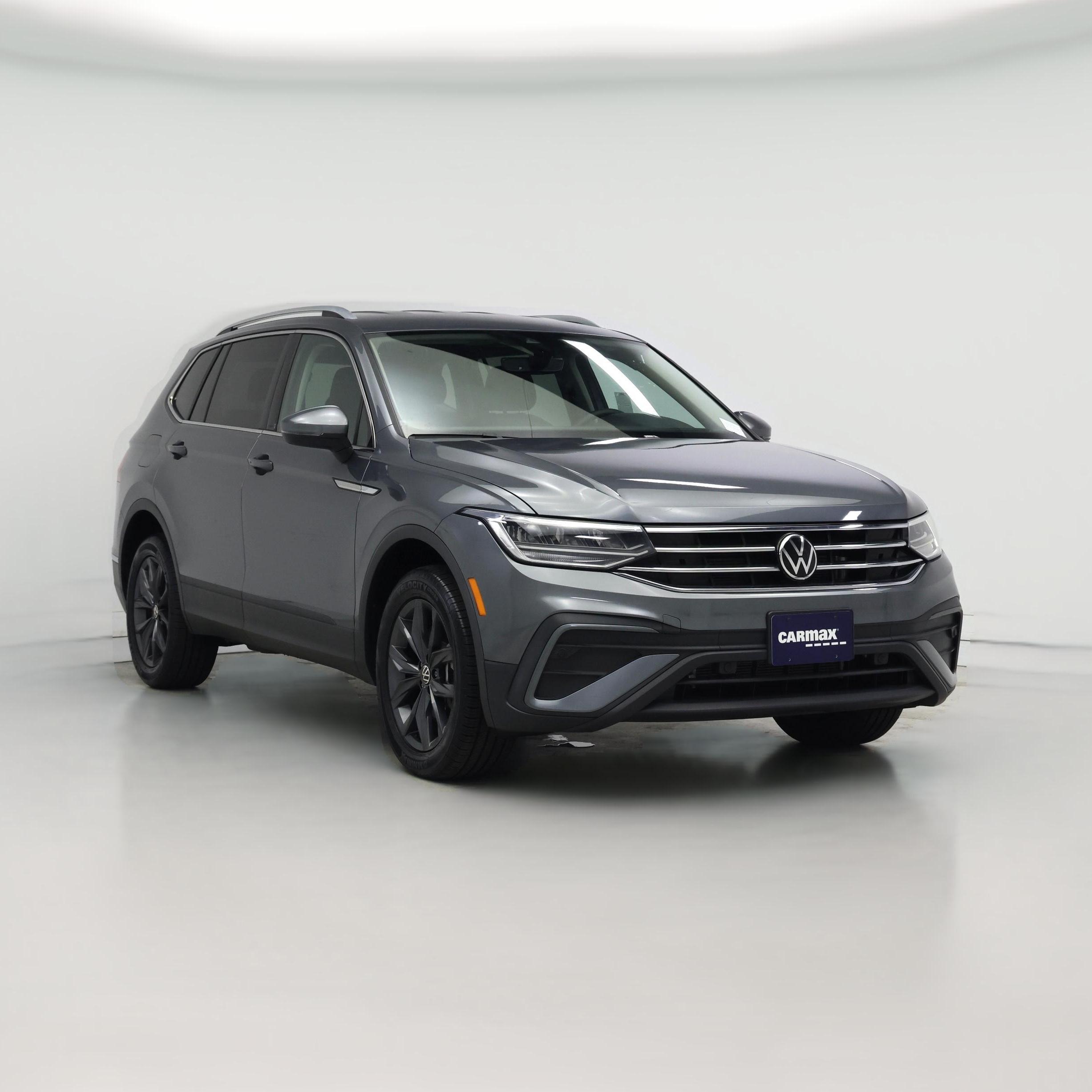 Thumbnail: 2023 Volkswagen Tiguan - 1