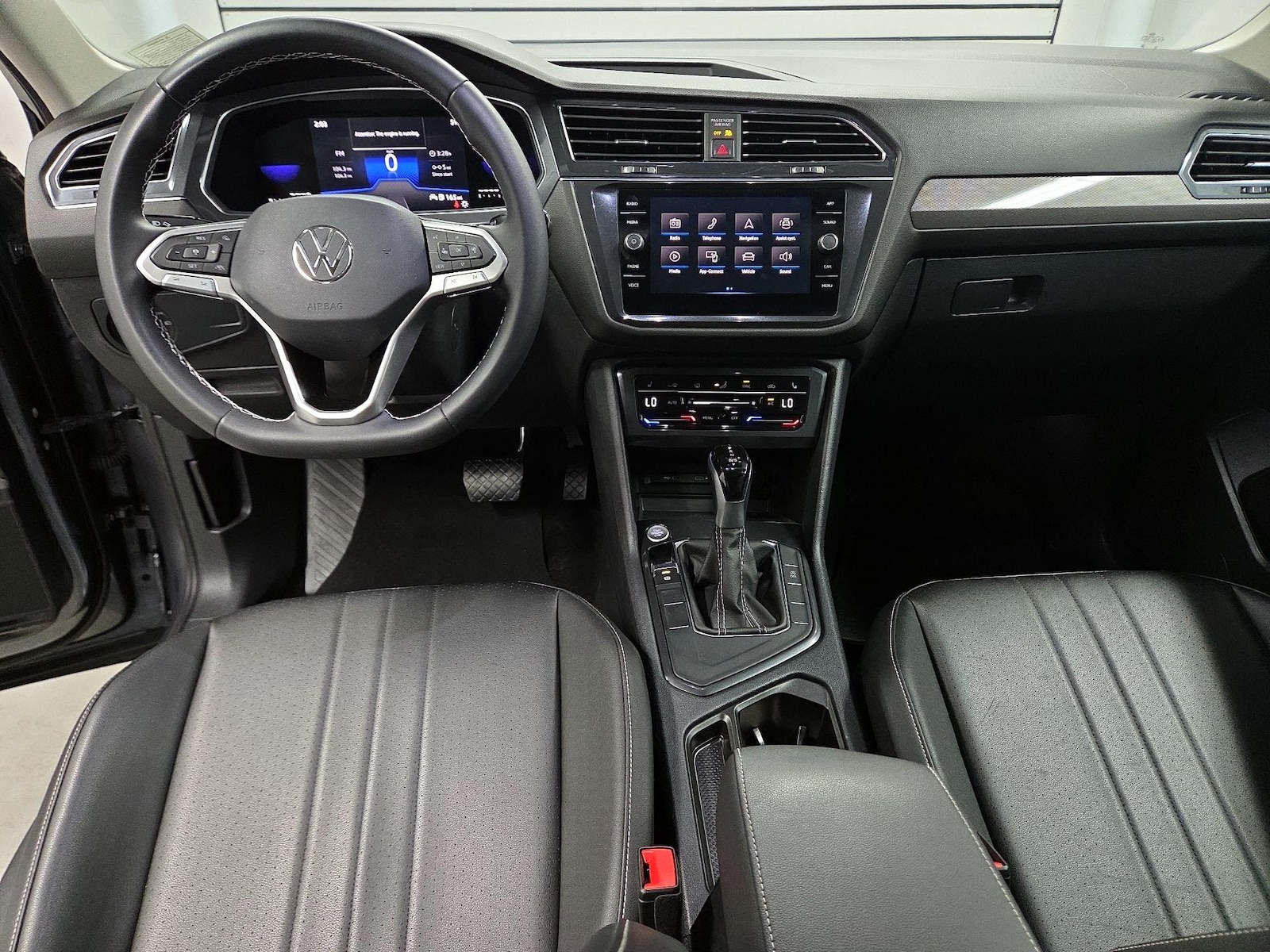 2023 Volkswagen Tiguan SE - Photo 10