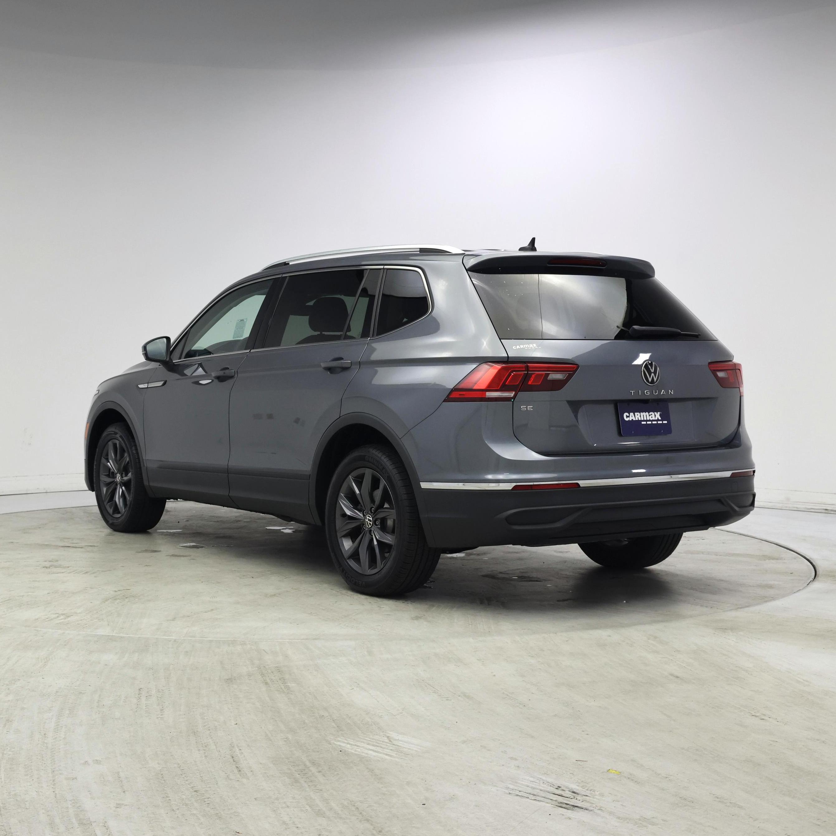 Thumbnail: 2023 Volkswagen Tiguan - 2