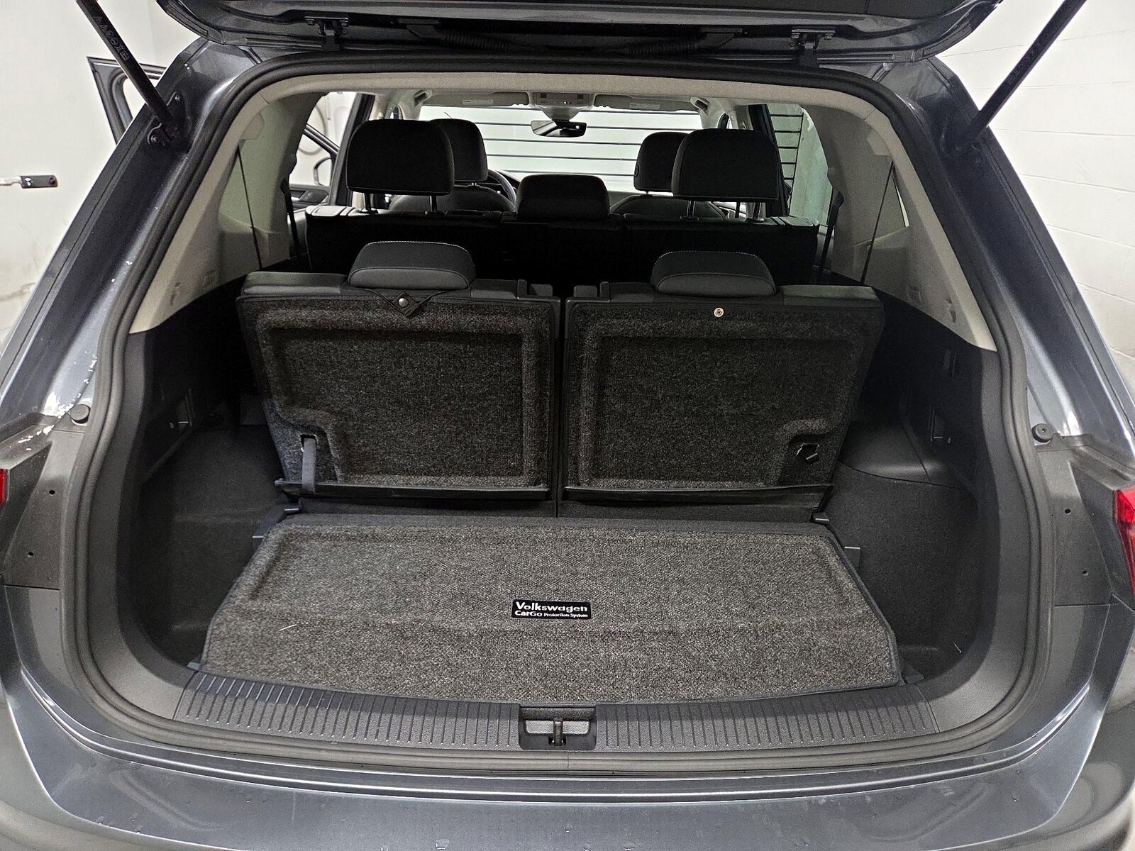 2023 Volkswagen Tiguan SE - Photo 22