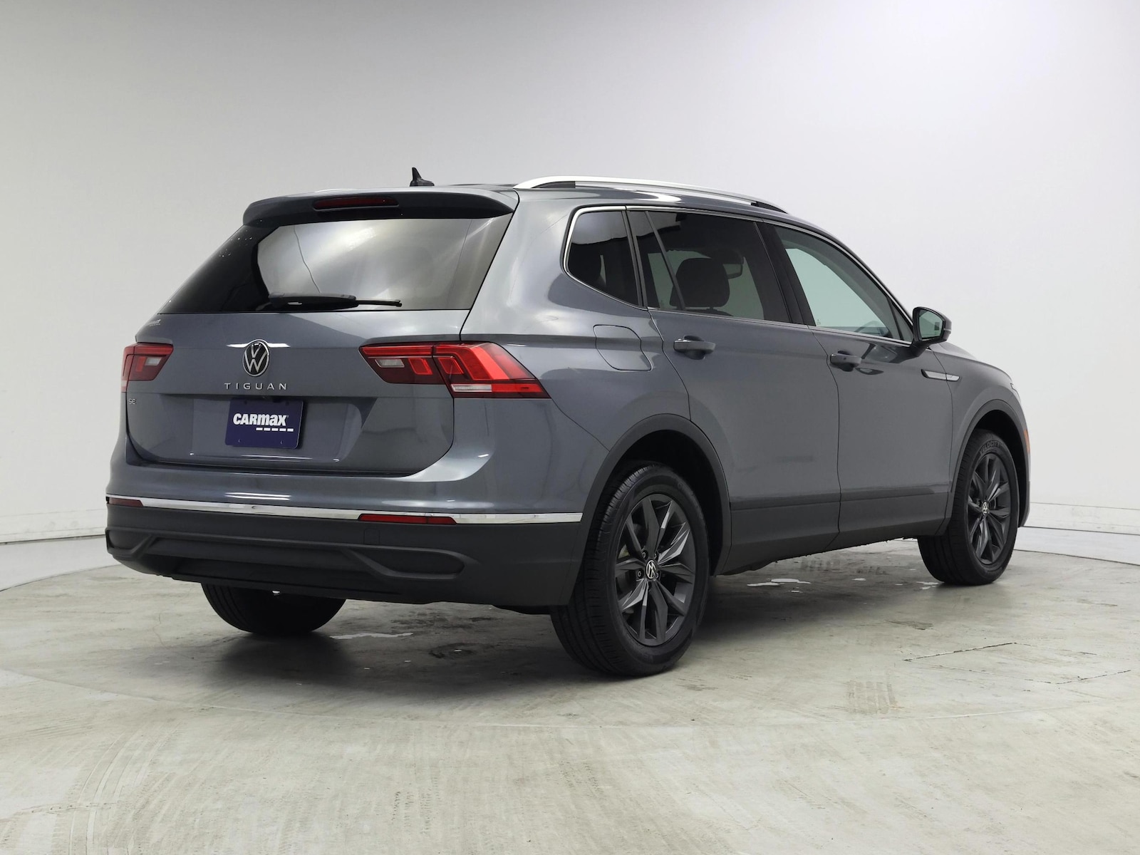 2023 Volkswagen Tiguan SE - Photo 9