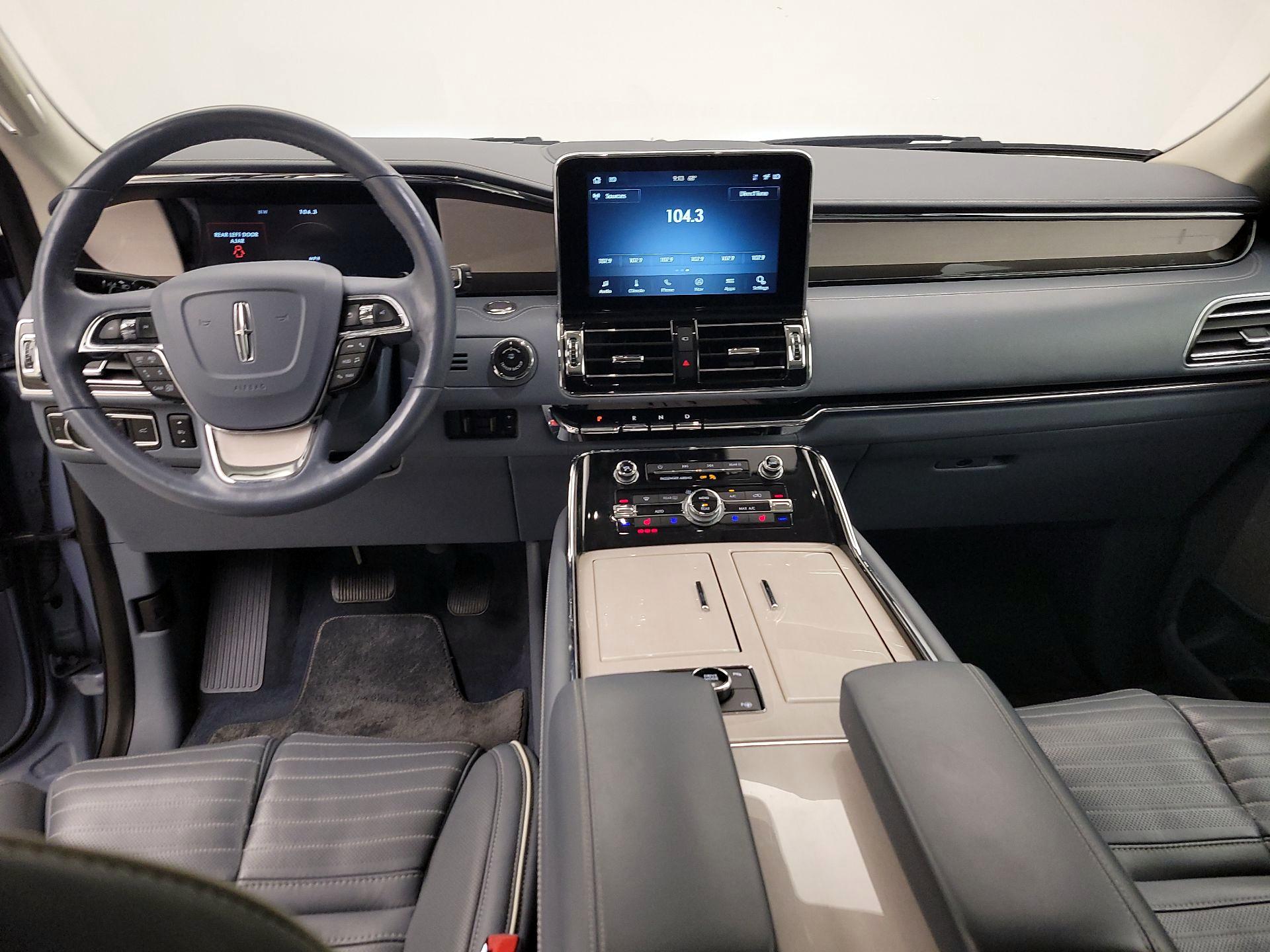 Thumbnail: 2020 Lincoln Navigator L - 9
