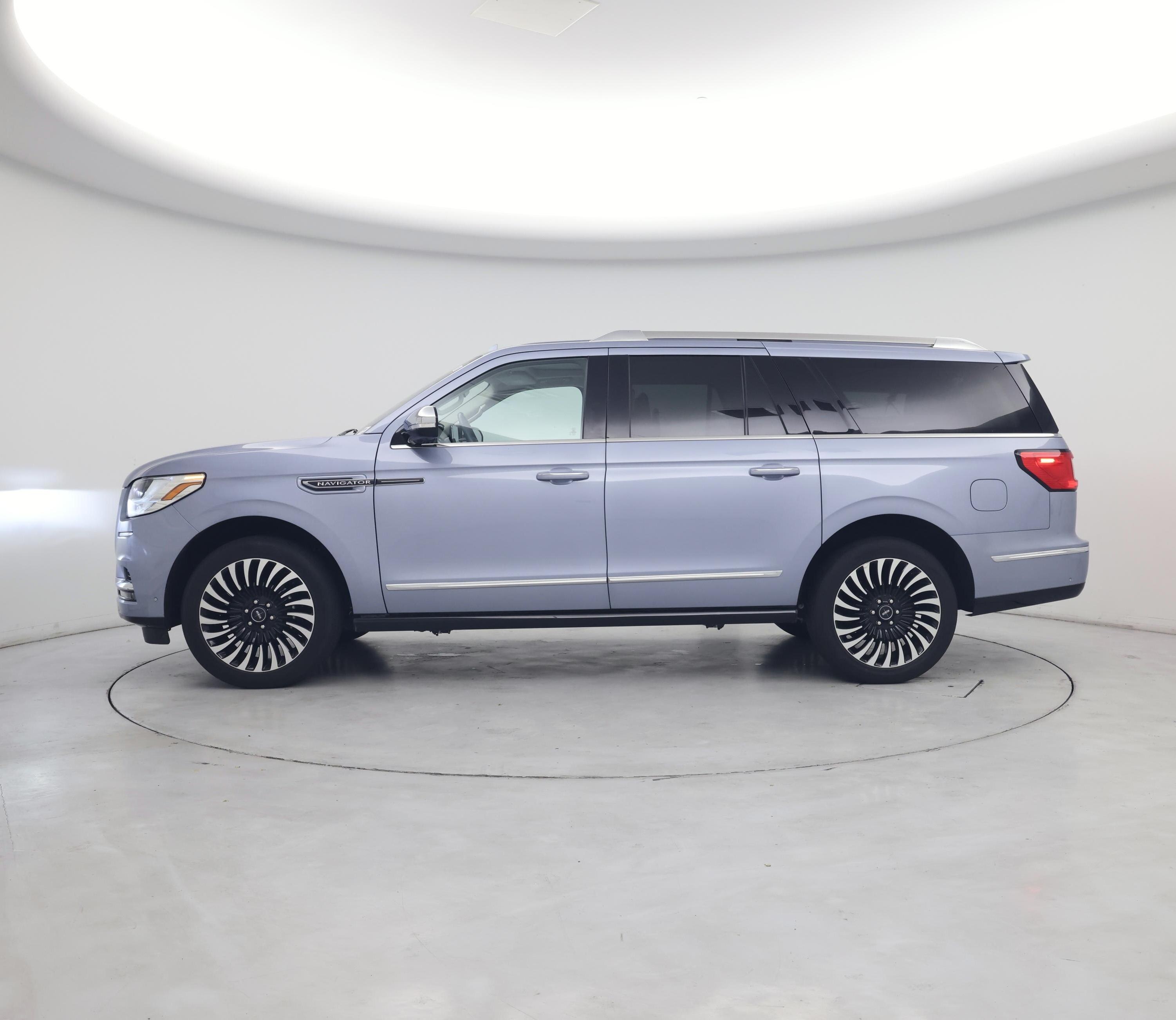 Thumbnail: 2020 Lincoln Navigator L - 3