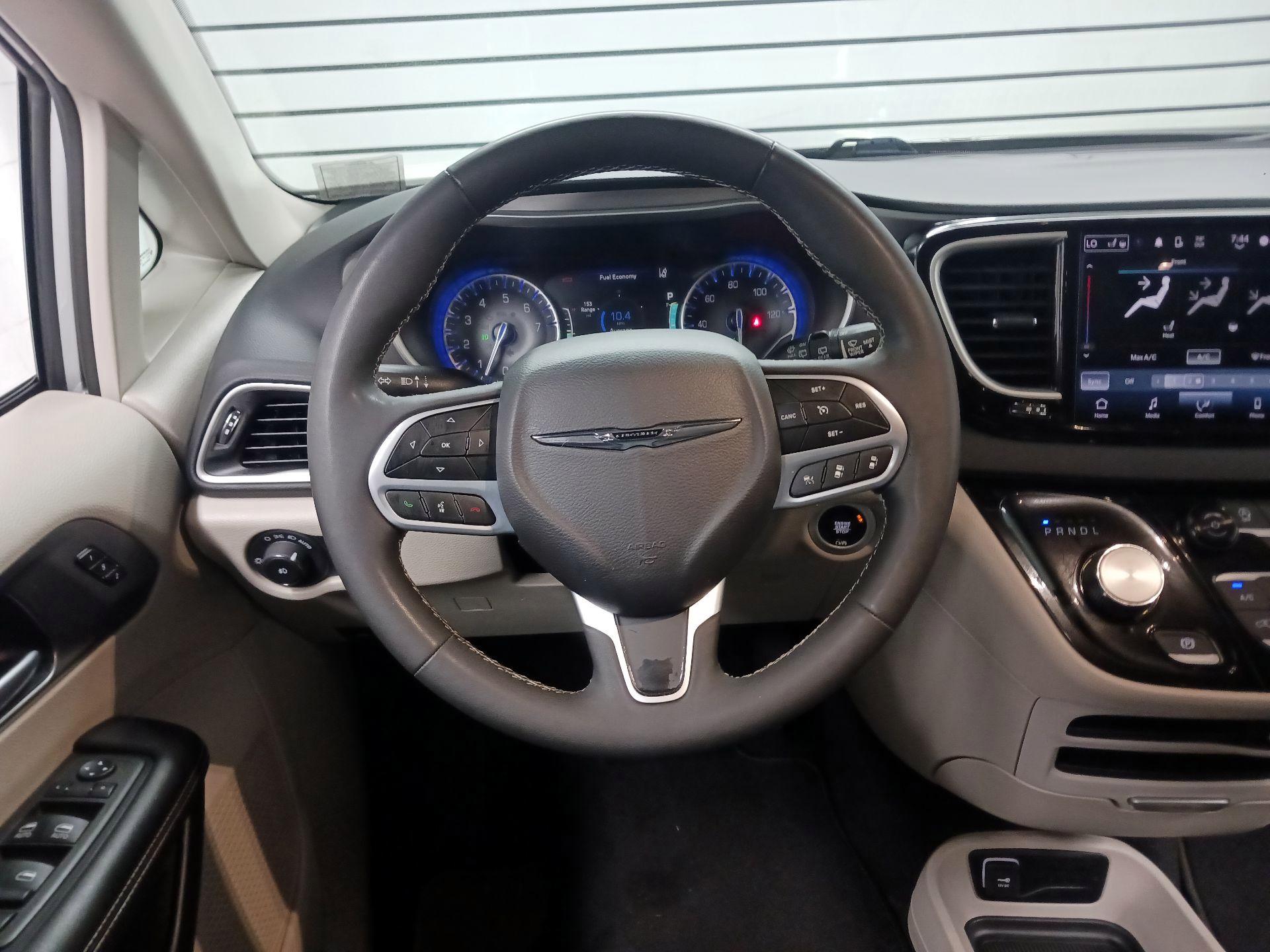 Thumbnail: 2024 Chrysler Pacifica - 10