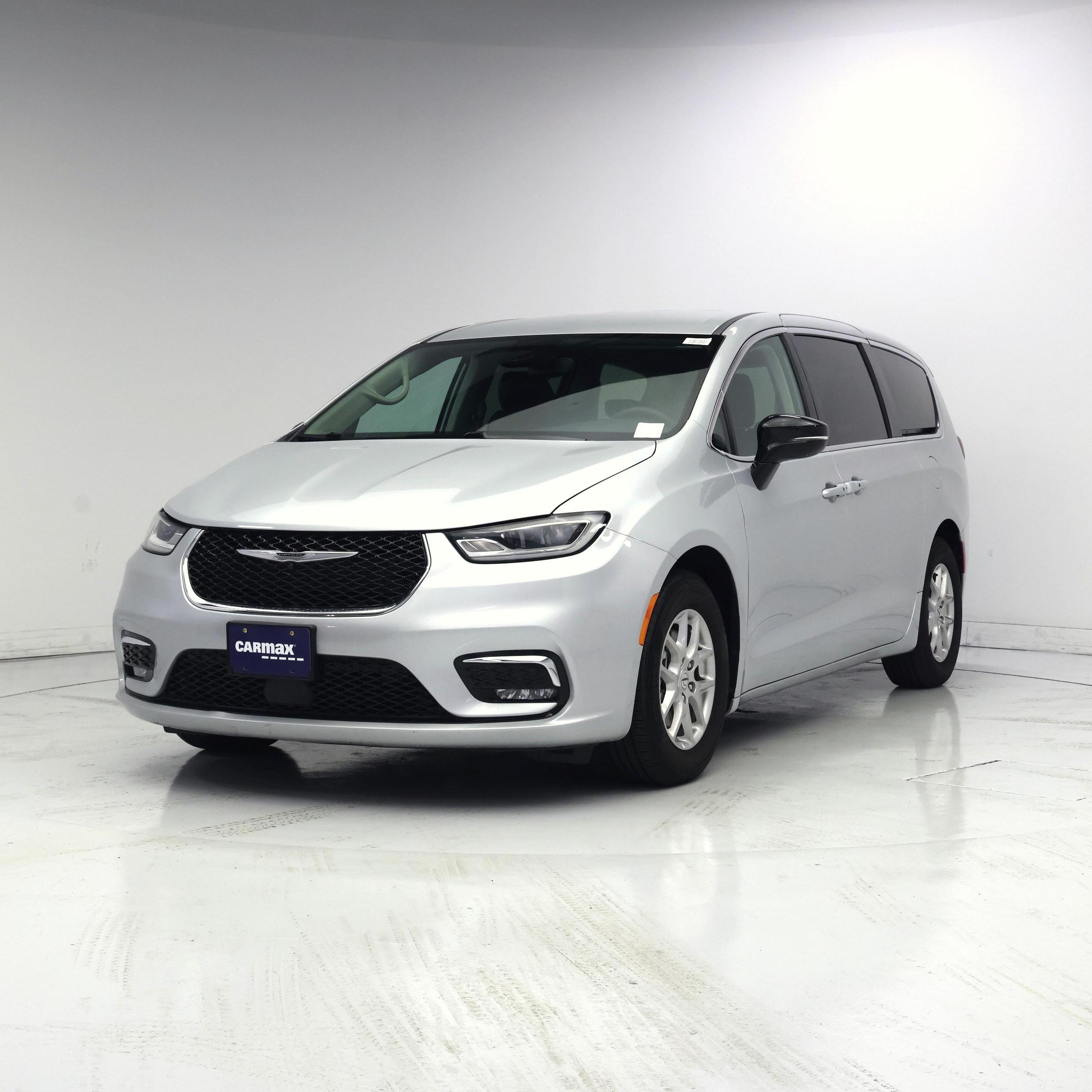 Thumbnail: 2024 Chrysler Pacifica - 4