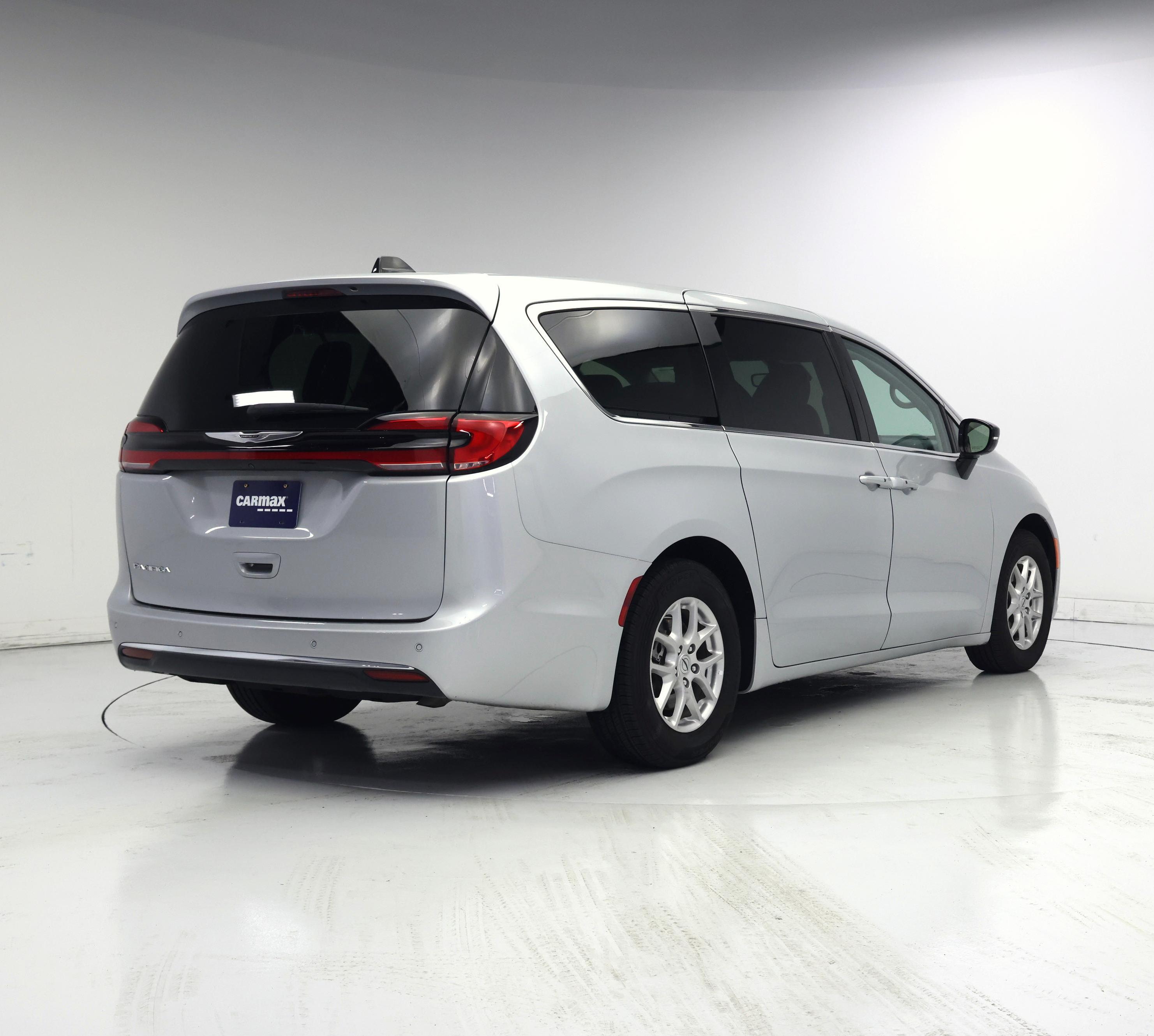 Thumbnail: 2024 Chrysler Pacifica - 8