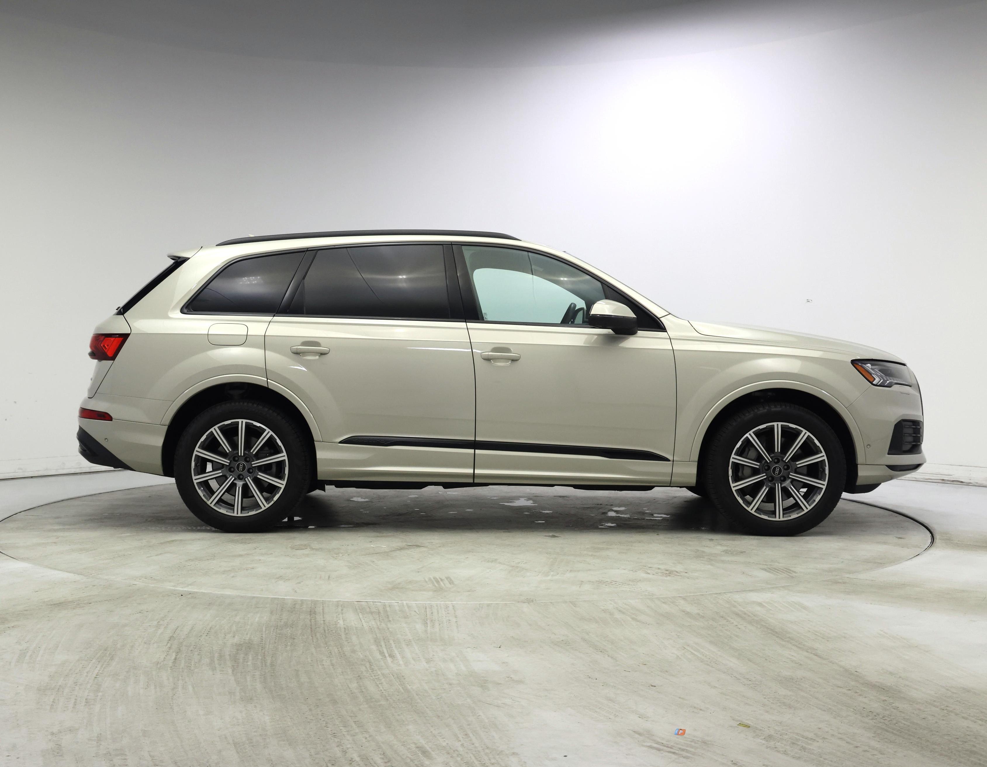 Thumbnail: 2023 Audi Q7 - 7