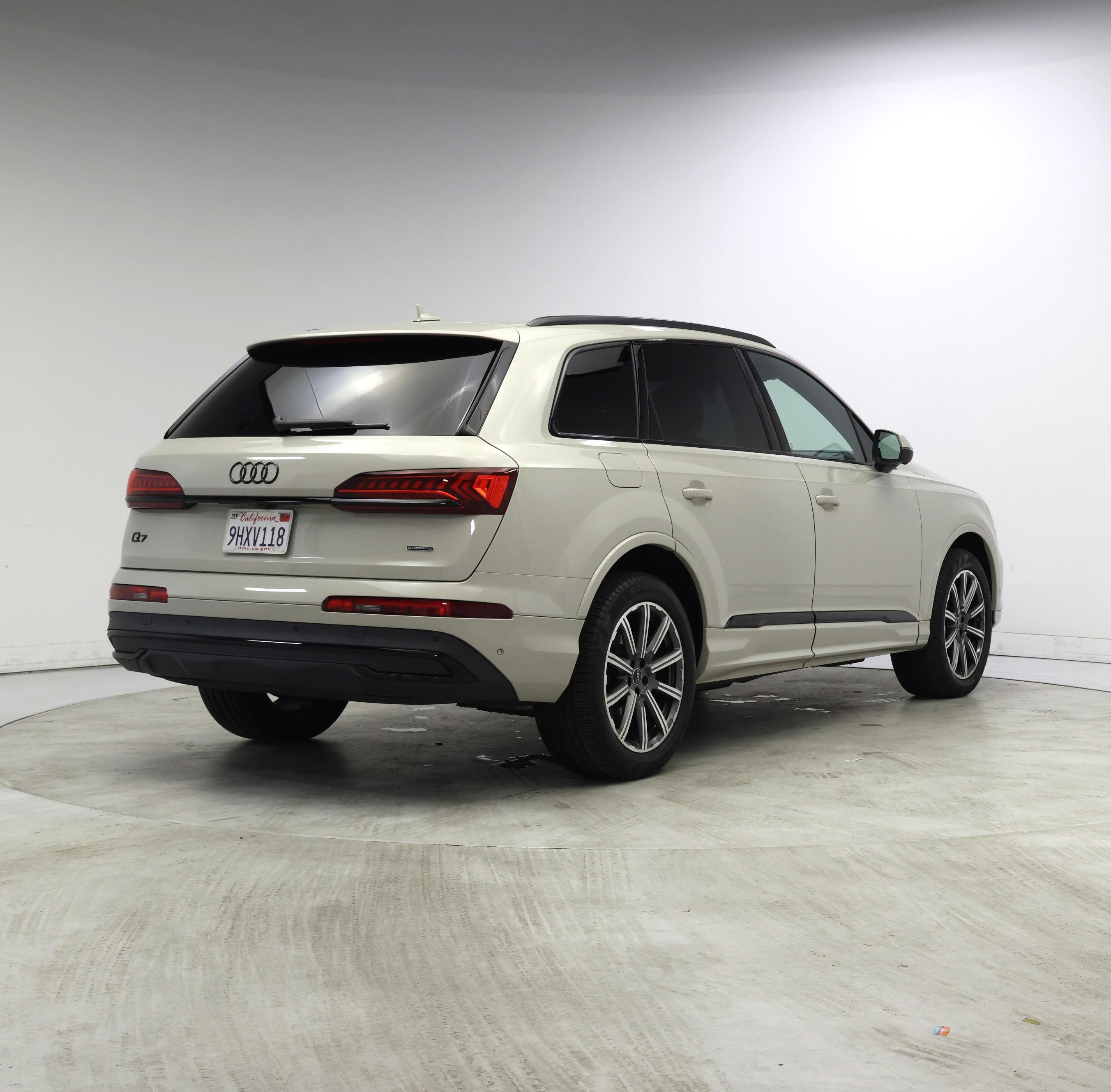 Thumbnail: 2023 Audi Q7 - 8