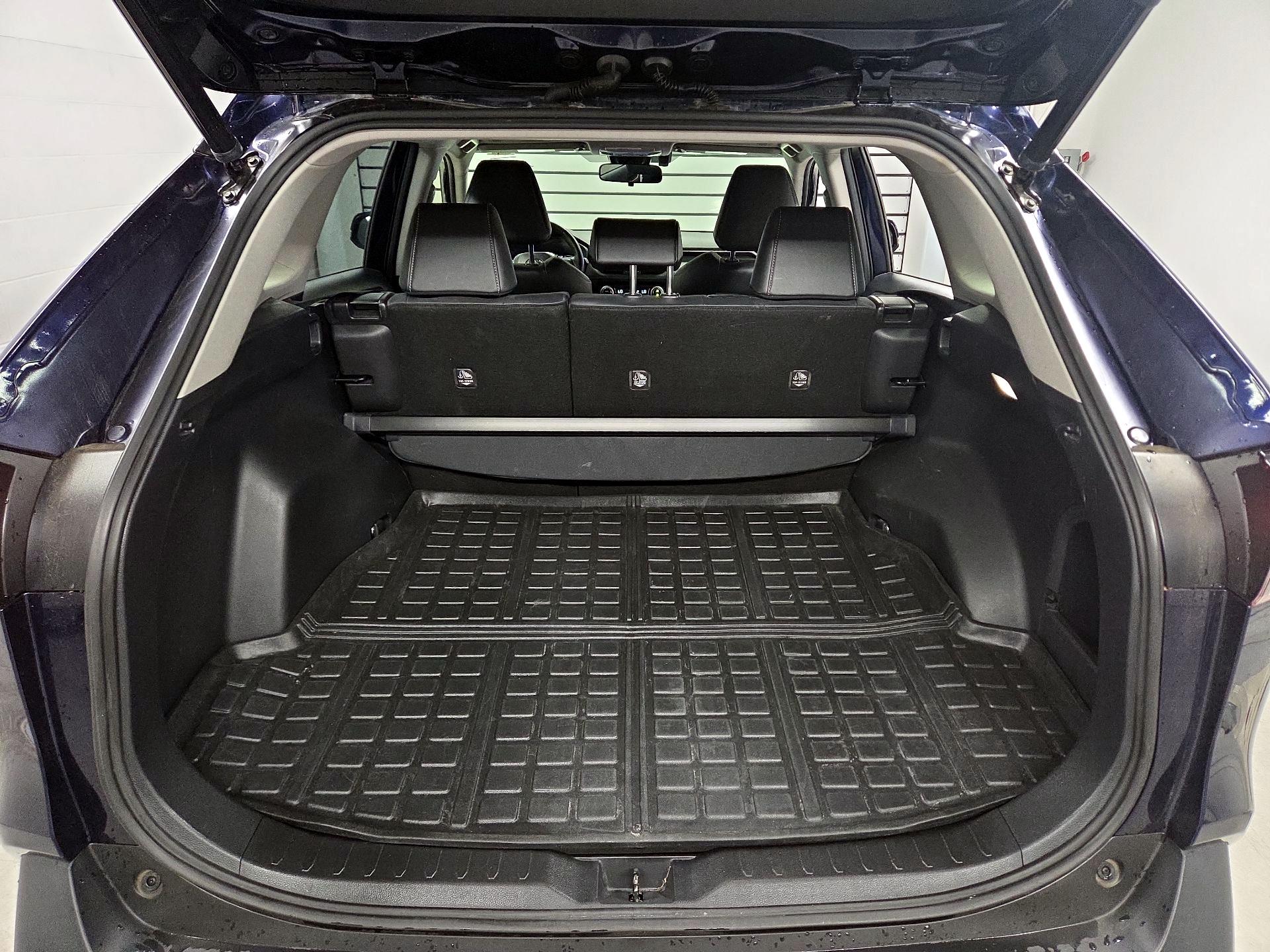 Thumbnail: 2023 Toyota RAV4 - 17