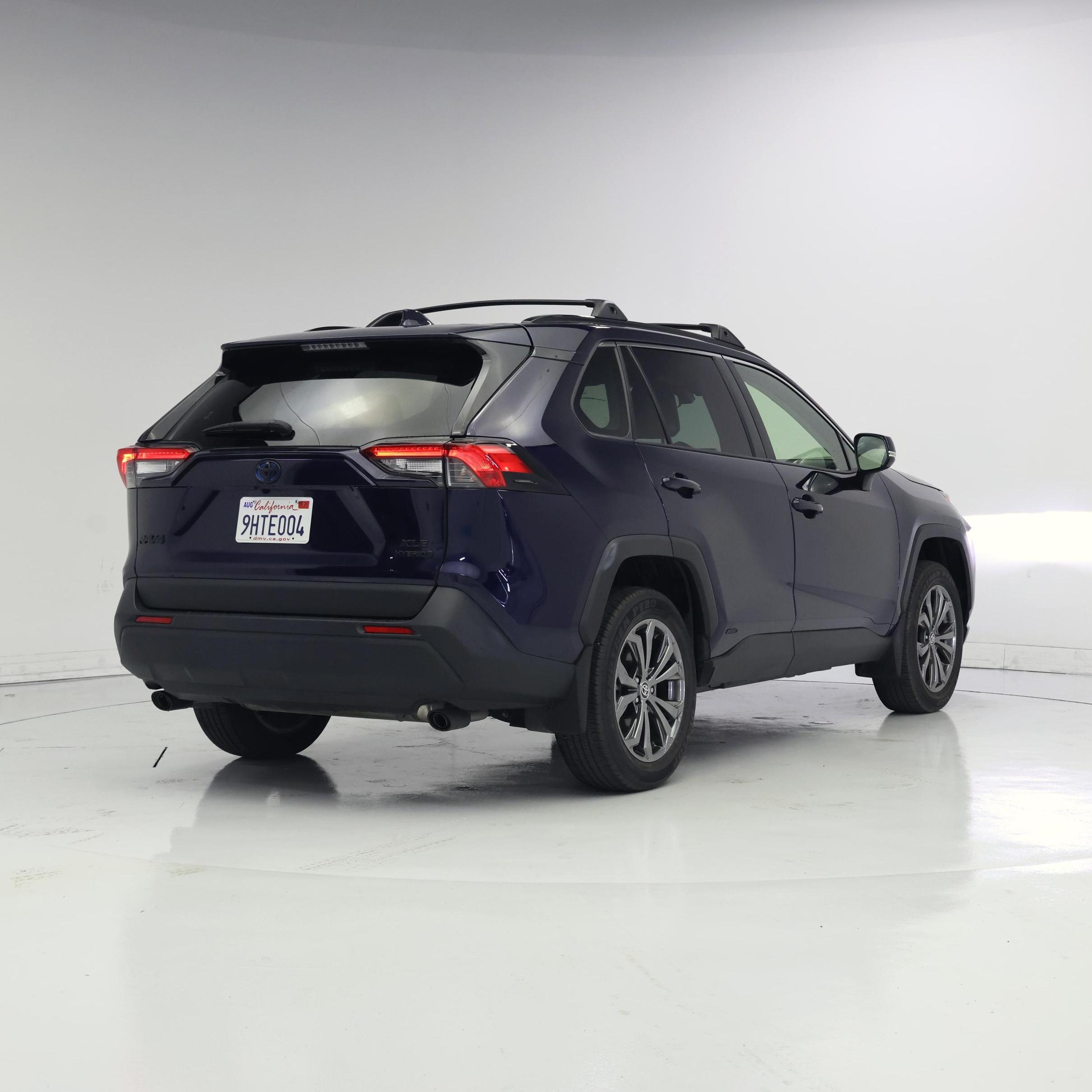 Thumbnail: 2023 Toyota RAV4 - 8