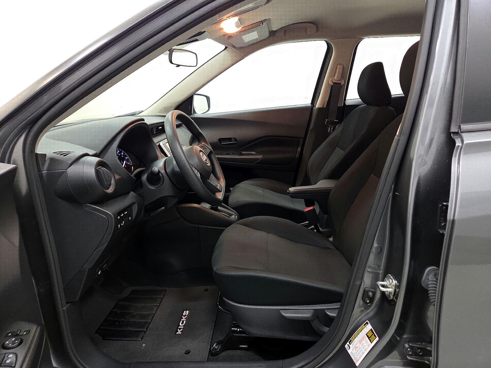 2025 Nissan KICKS PLAY Base - Photo 12