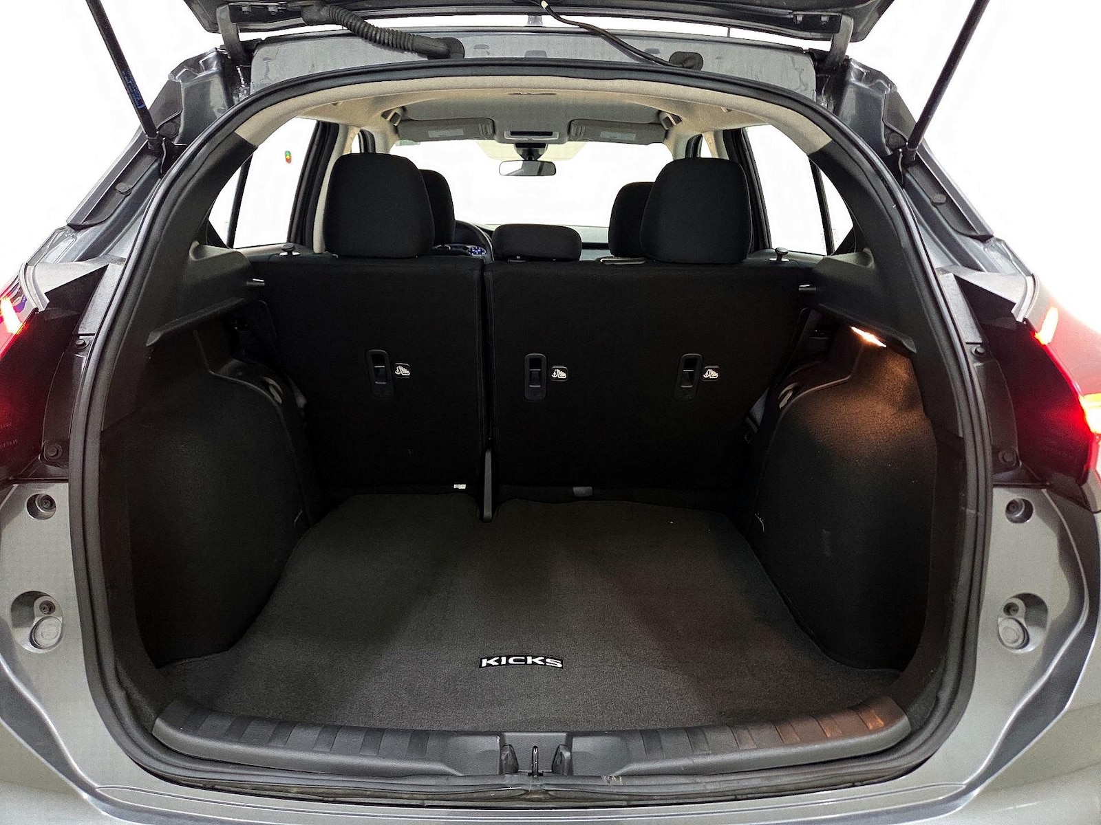 2025 Nissan KICKS PLAY Base - Photo 21