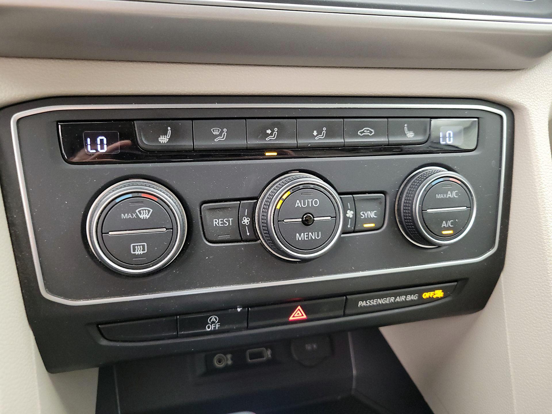Thumbnail: 2019 Volkswagen Atlas - 16