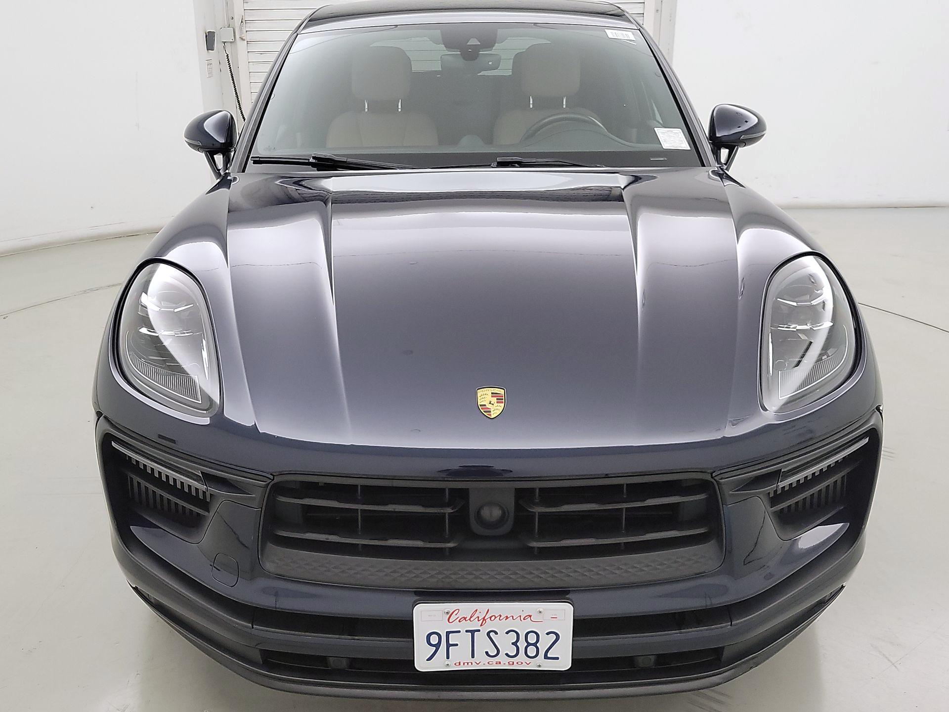 Thumbnail: 2023 Porsche Macan - 2