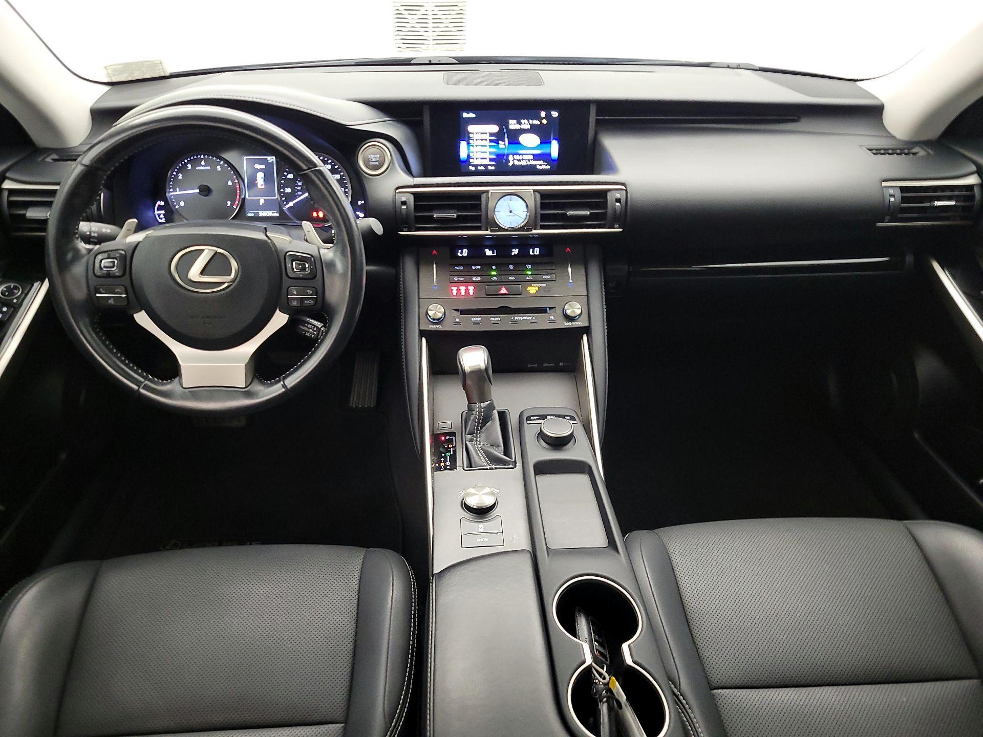 Thumbnail: 2020 Lexus IS - 9
