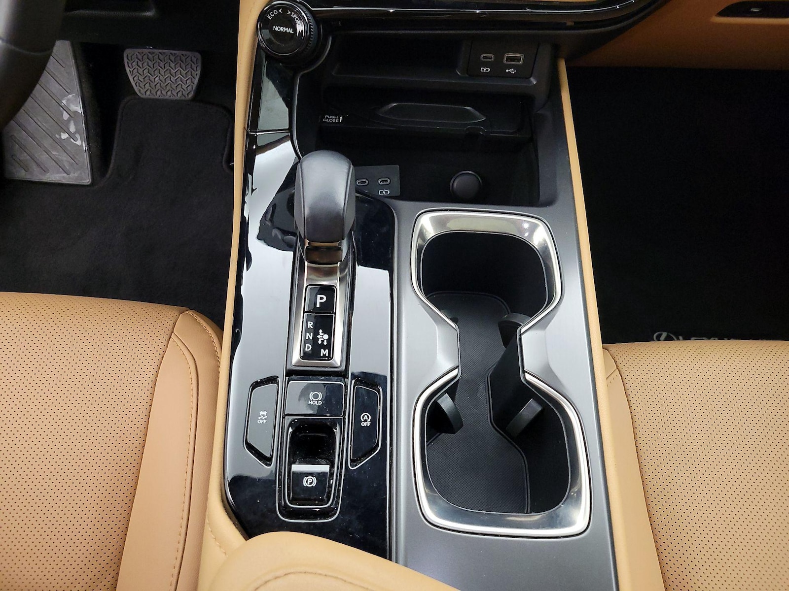 2025 Lexus NX 250 - Photo 18