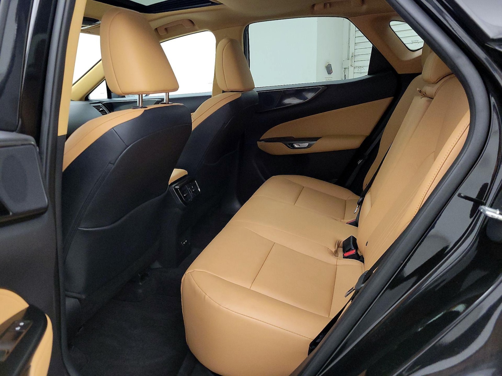 2025 Lexus NX 250 - Photo 21