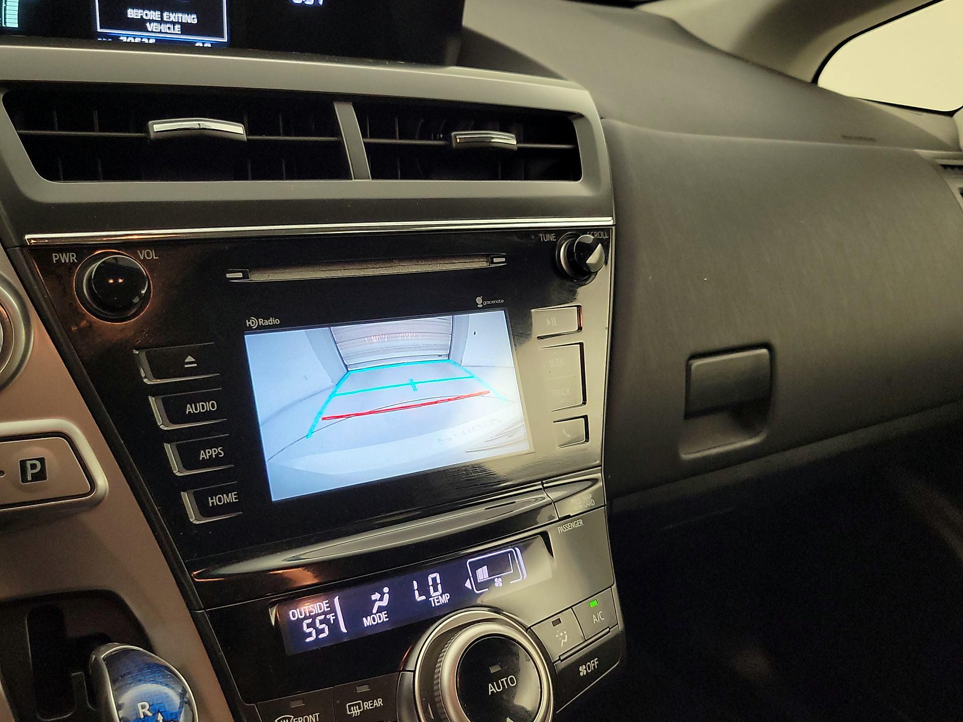 Thumbnail: 2015 Toyota Prius v - 14