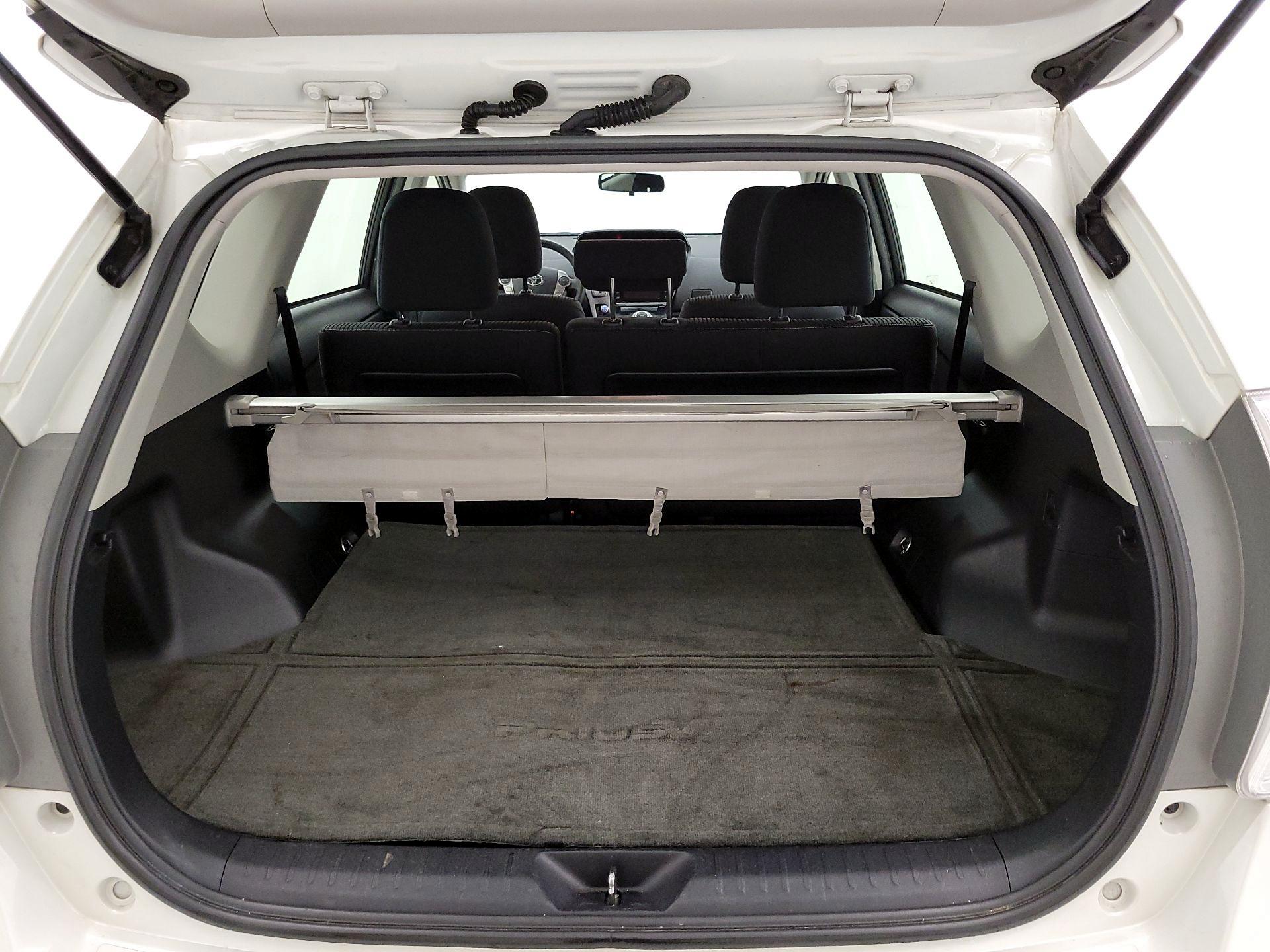 Thumbnail: 2015 Toyota Prius v - 19